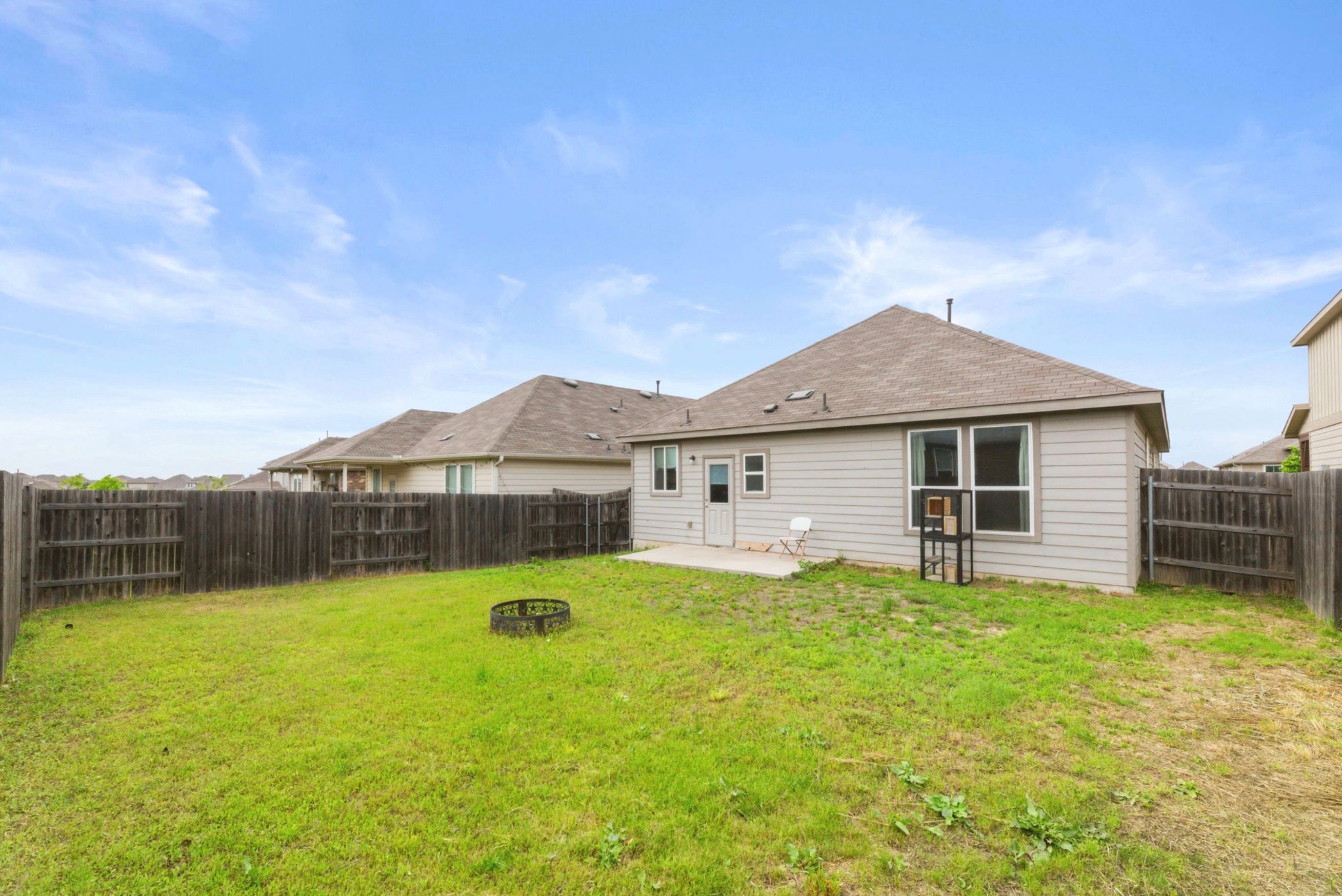  155 Big Leaf Drive, Buda, TX 78610 - 物件實景
