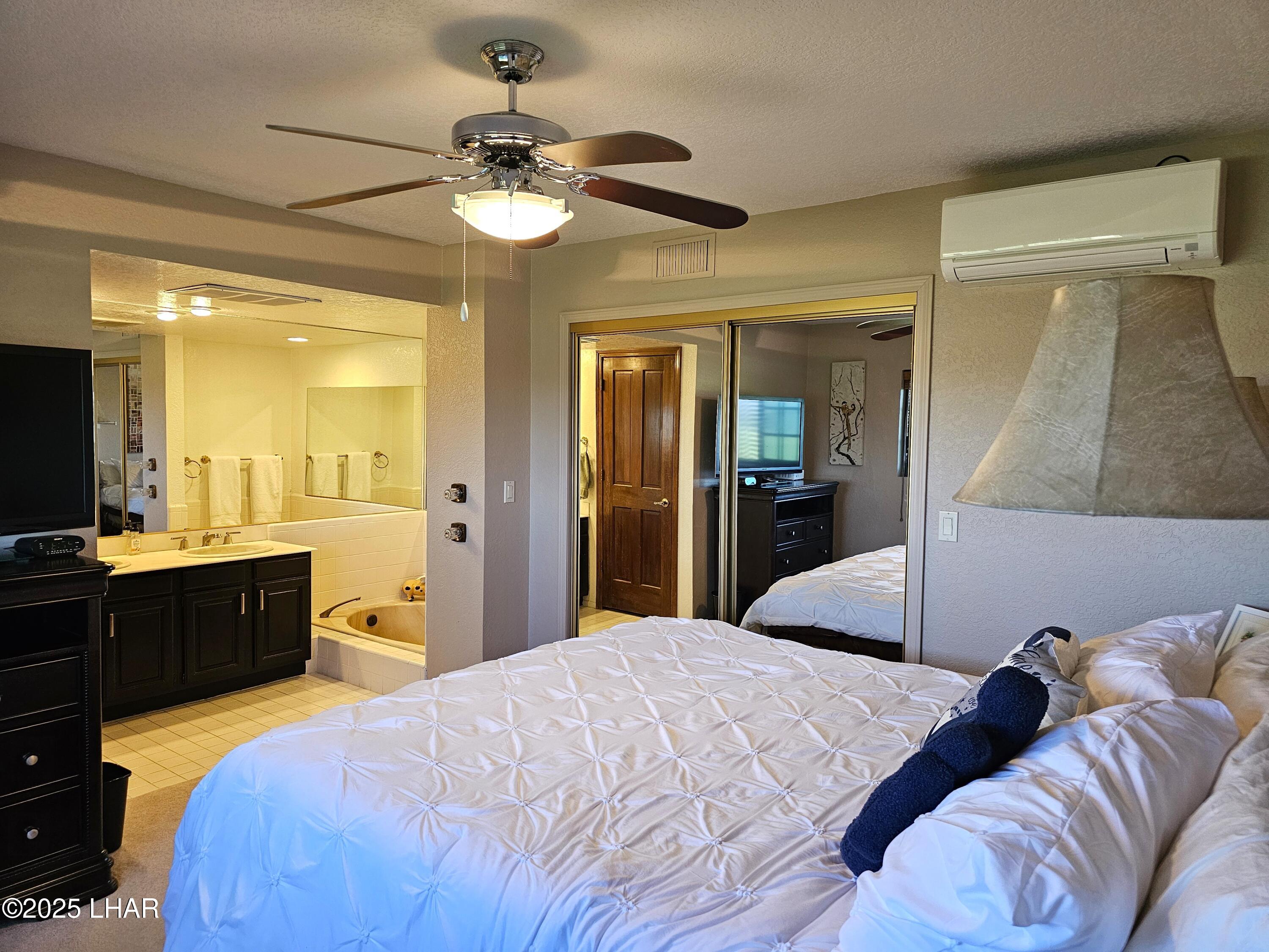 Lake Havasu City, Arizona, 86403, United States, 2 Bedrooms Bedrooms, ,3 BathroomsBathrooms,Residential,For Sale,2001999