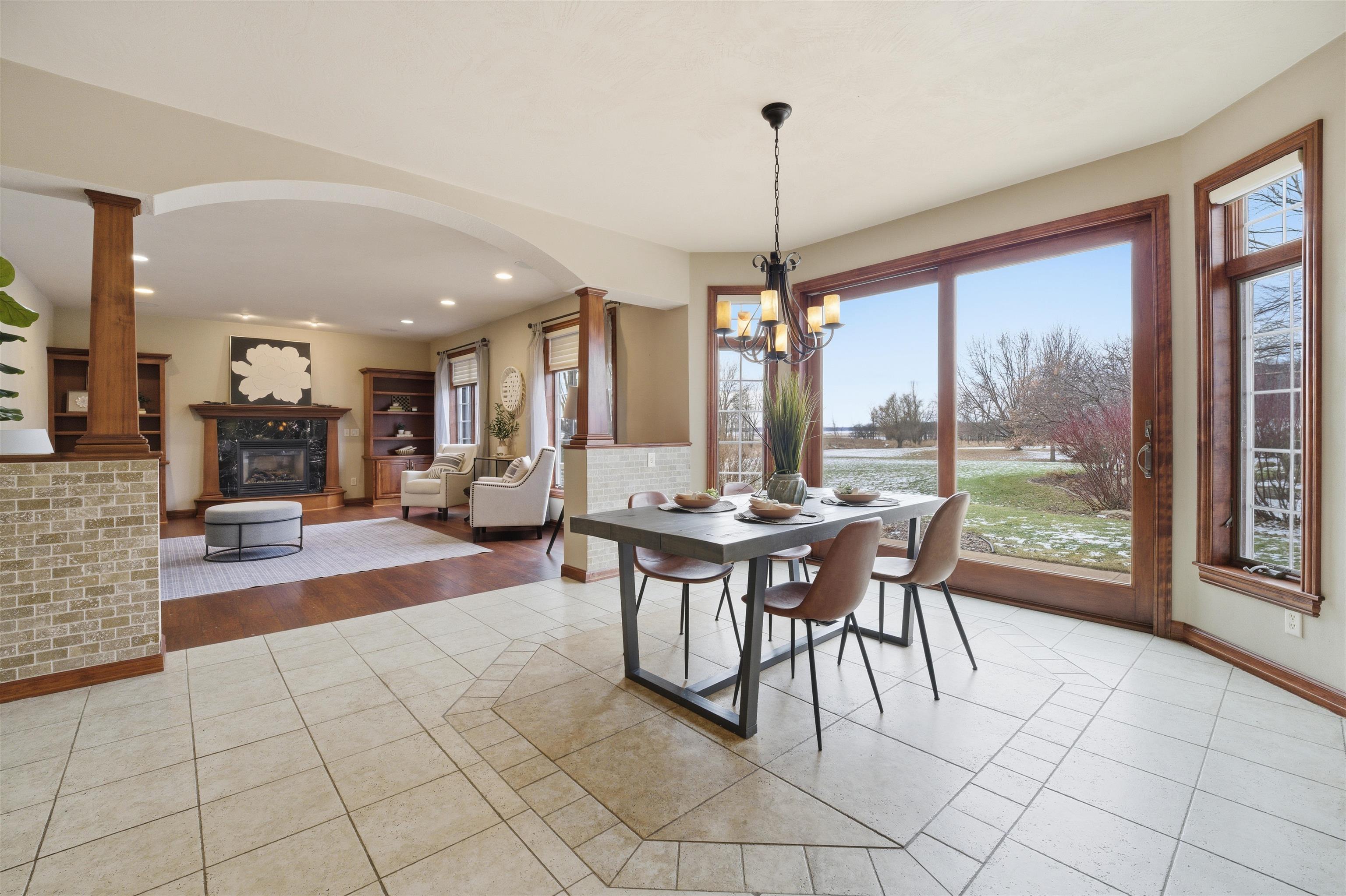 Oshkosh, Wisconsin, 54904, United States, 4 Bedrooms Bedrooms, ,4 BathroomsBathrooms,Residential,For Sale,2009649