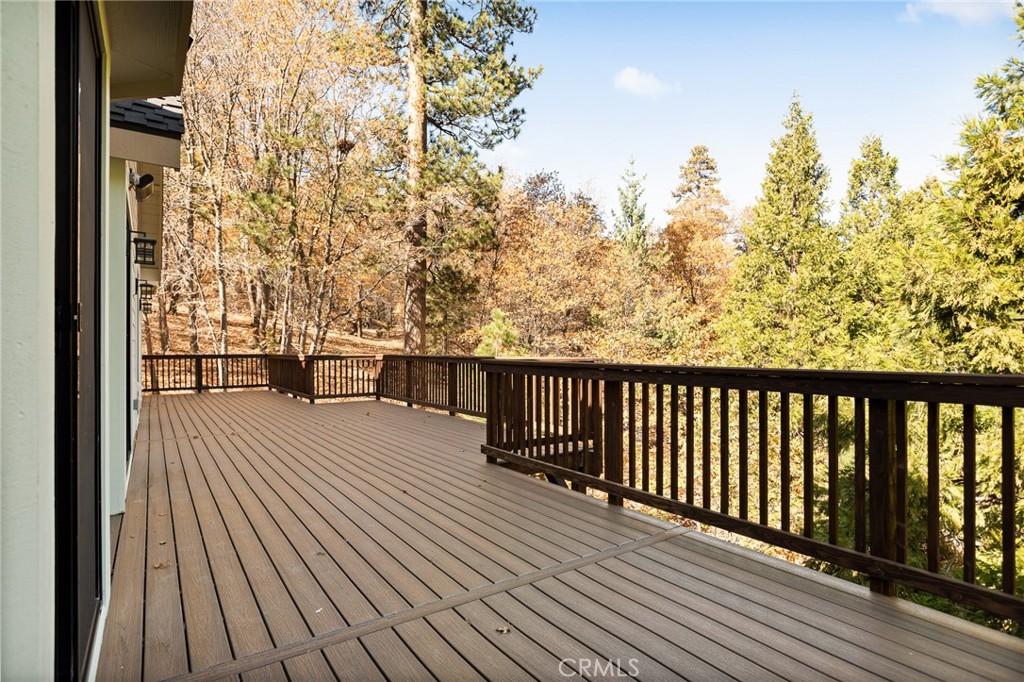 Lake Arrowhead, California, 92352, United States, 4 Bedrooms Bedrooms, ,5 BathroomsBathrooms,Residential,For Sale,1989465