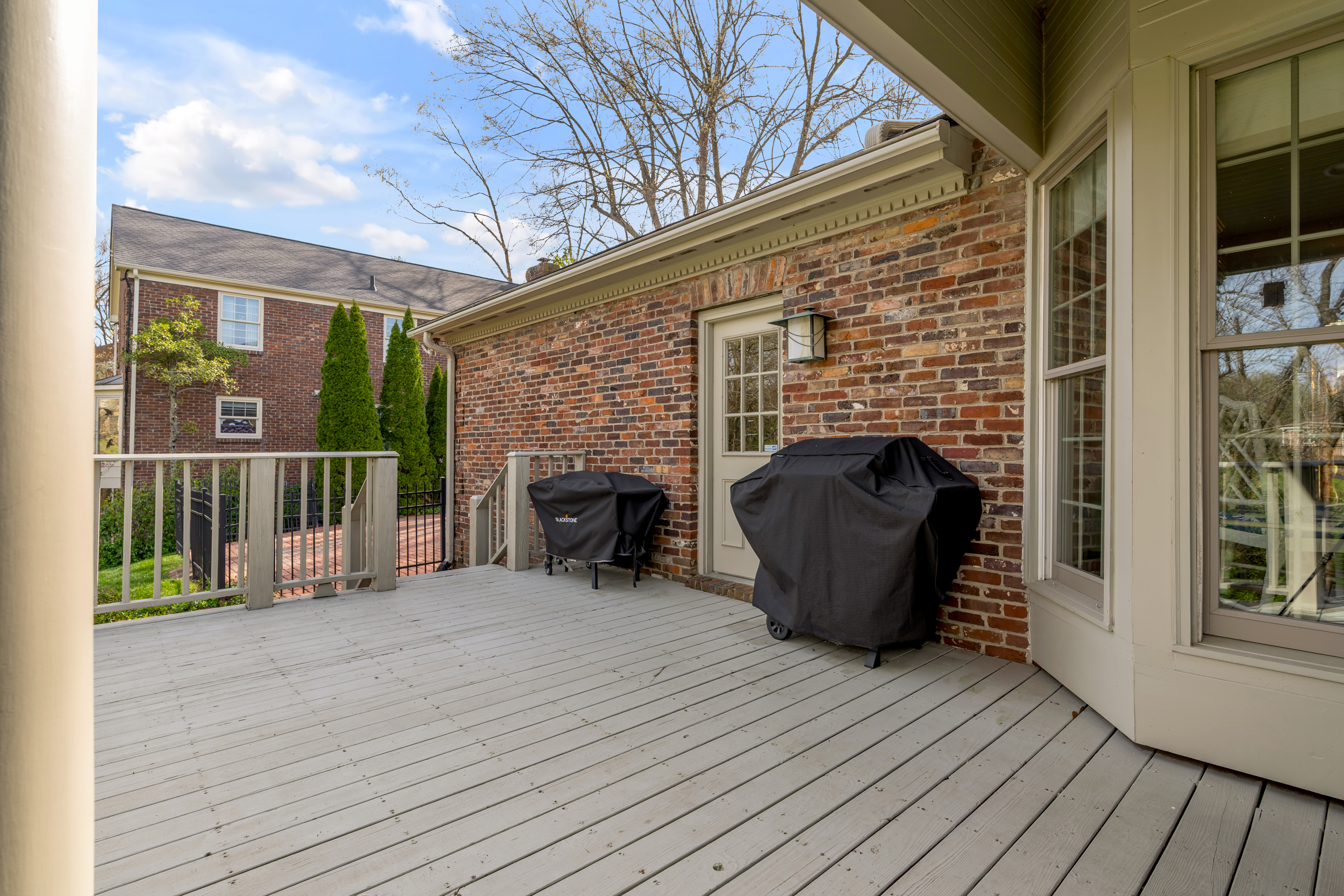  2071 Manor Drive - 物件實景