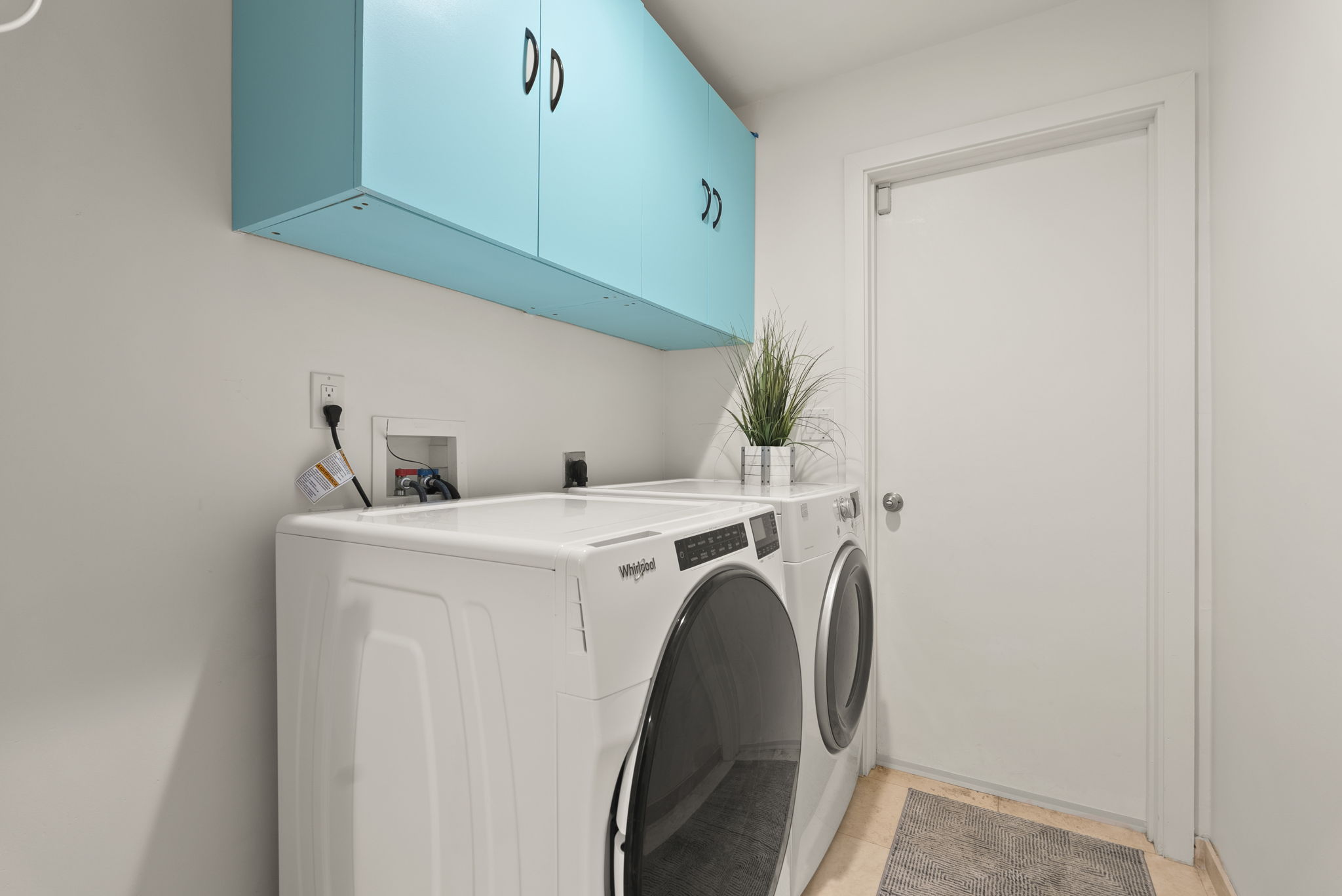 Kailua, Hawaii, 96734, United States, 6 Bedrooms Bedrooms, ,4 BathroomsBathrooms,Residential,For Sale,1981977