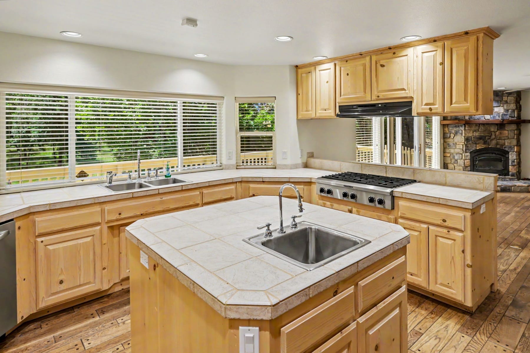  7833 Lower River Road Grants Pass, OR 97526 - 物件實景