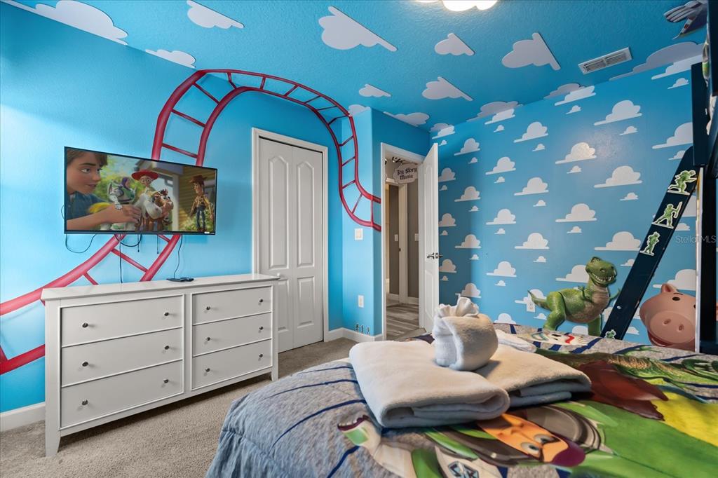 Davenport, Florida, 33896, United States, 8 Bedrooms Bedrooms, ,5 BathroomsBathrooms,Residential,For Sale,1896133