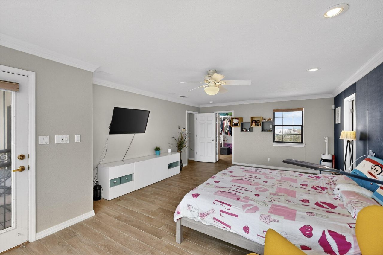 Albuquerque, New Mexico, 87122, United States, 5 Bedrooms Bedrooms, ,5 BathroomsBathrooms,Residential,For Sale,1933221