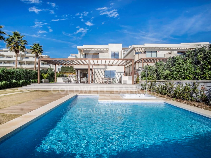Estepona, Andalusia, ES, 4 Bedrooms Bedrooms, ,3 BathroomsBathrooms,Residential,For Sale,1805041
