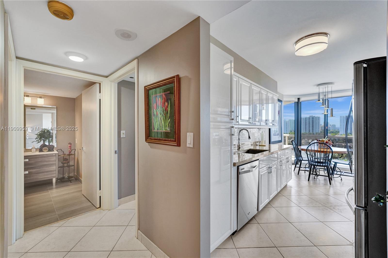 Aventura, Florida, 33180, United States, 2 Bedrooms Bedrooms, ,2 BathroomsBathrooms,Residential,For Sale,1988948