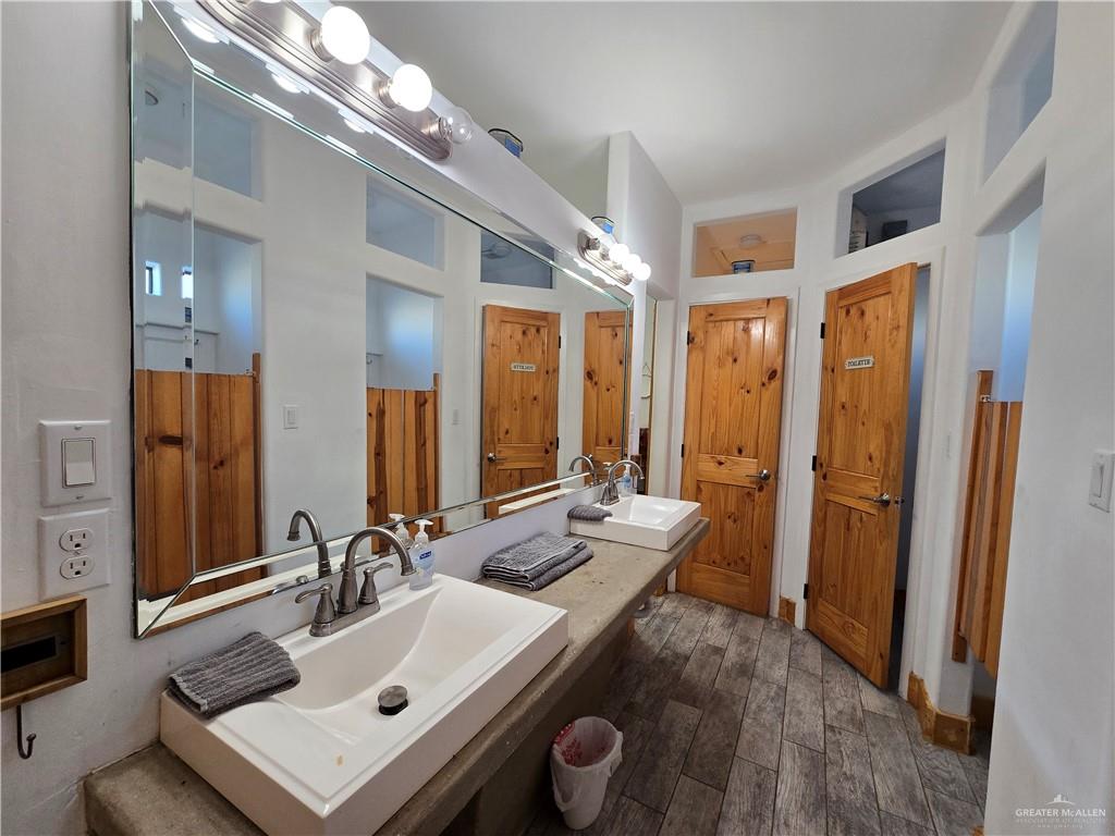 McAllen, Texas, 78503, United States, 5 Bedrooms Bedrooms, ,6 BathroomsBathrooms,Residential,For Sale,1708580