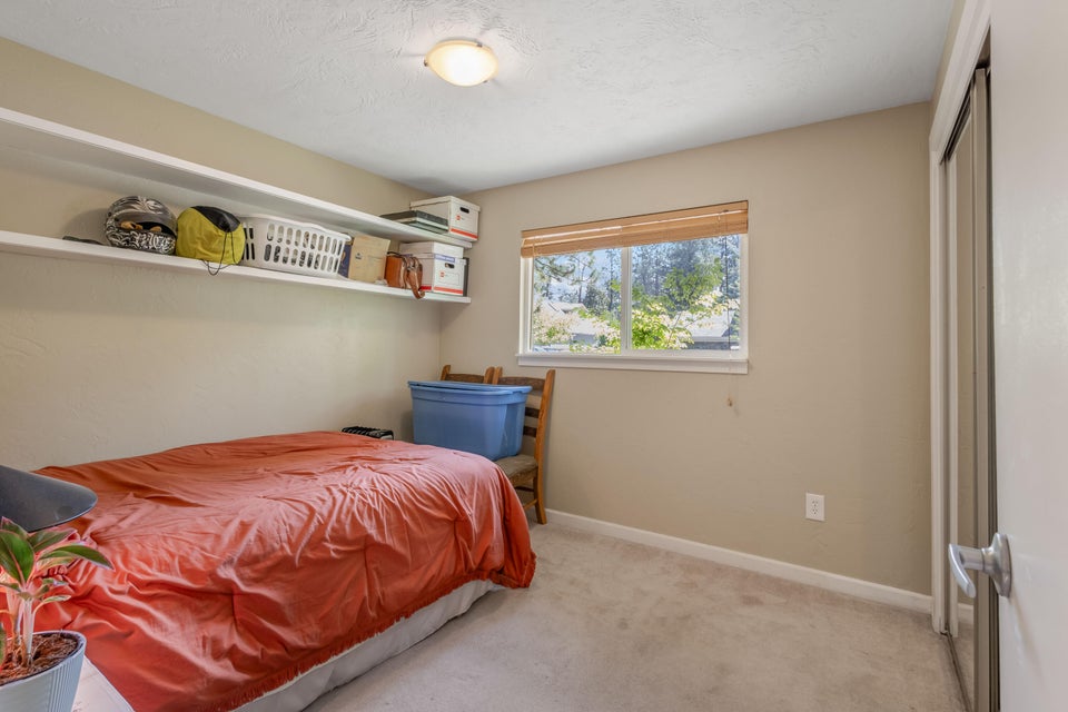 Bend, Oregon, 97702, United States, 3 Bedrooms Bedrooms, ,2 BathroomsBathrooms,Residential,For Sale,1891060