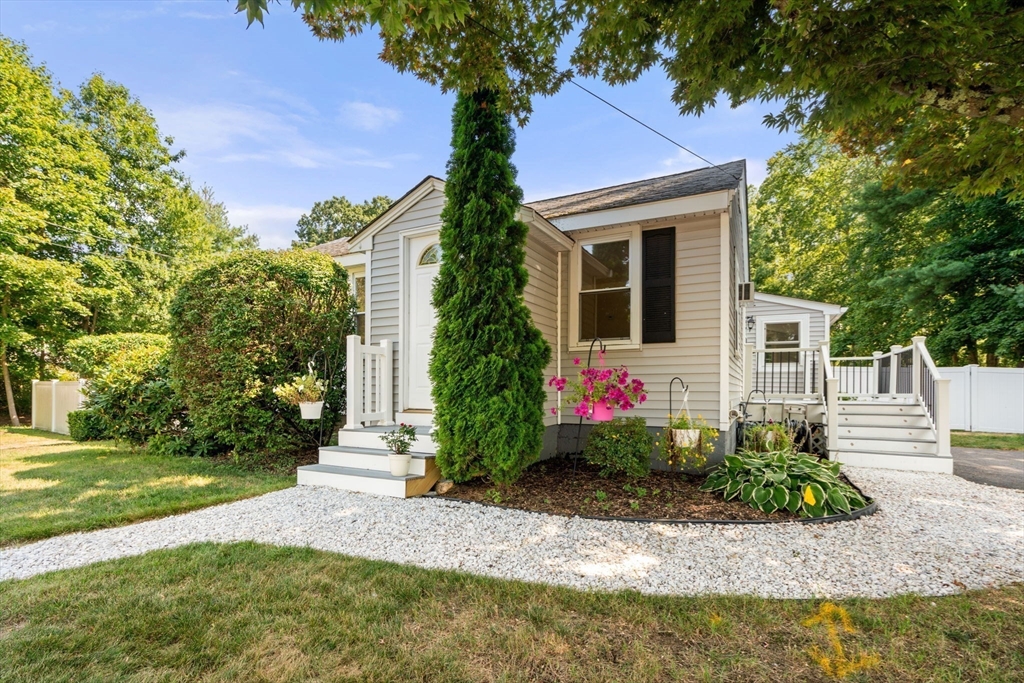 Norton, Massachusetts, 02766, United States, 3 Bedrooms Bedrooms, ,2 BathroomsBathrooms,Residential,For Sale,1990353