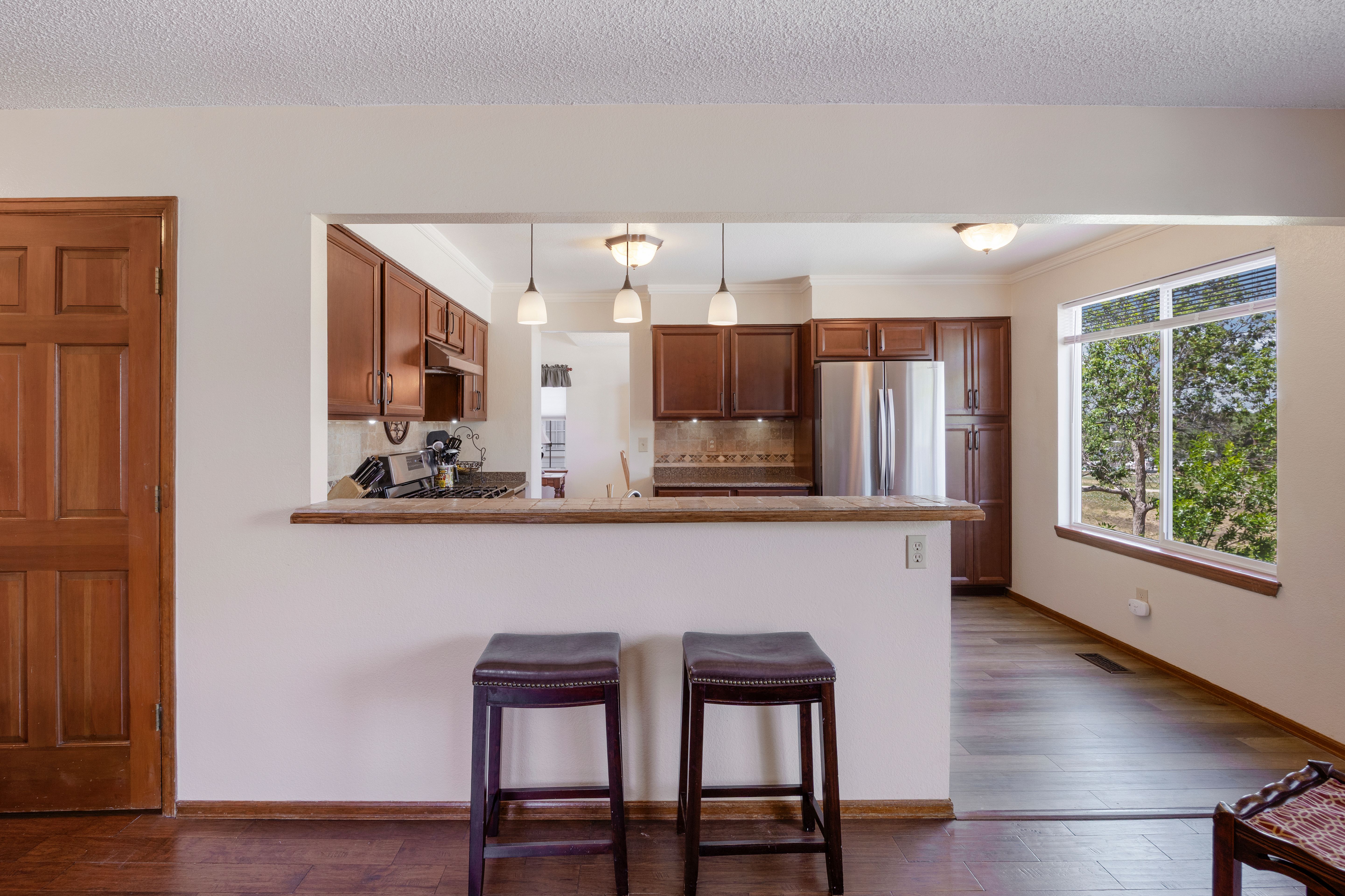  Wonderful 2 Story with finished walk-out basement. - 物件實景