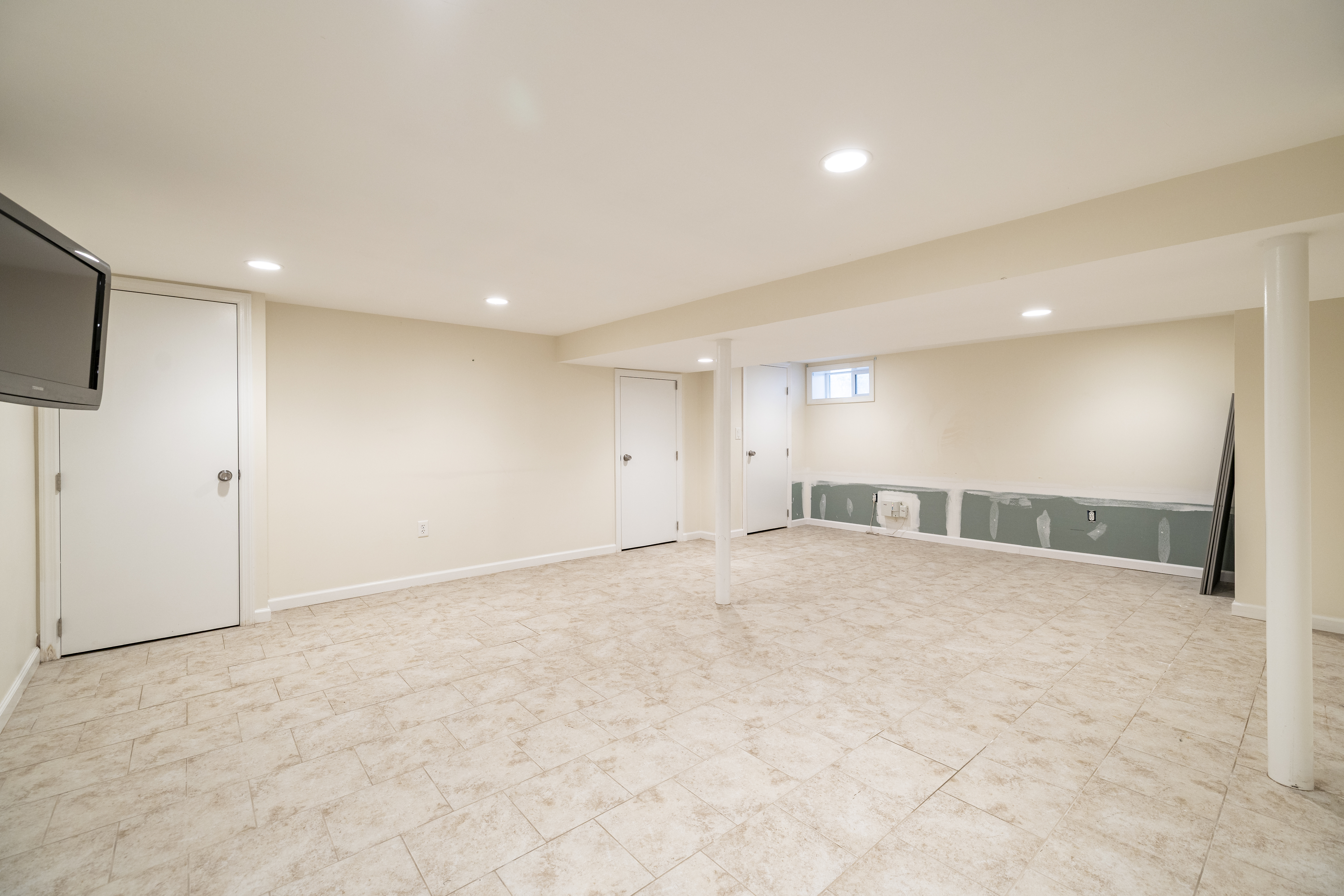  49 Roosevelt Court, Westbury, NY, 11590 - 物件實景