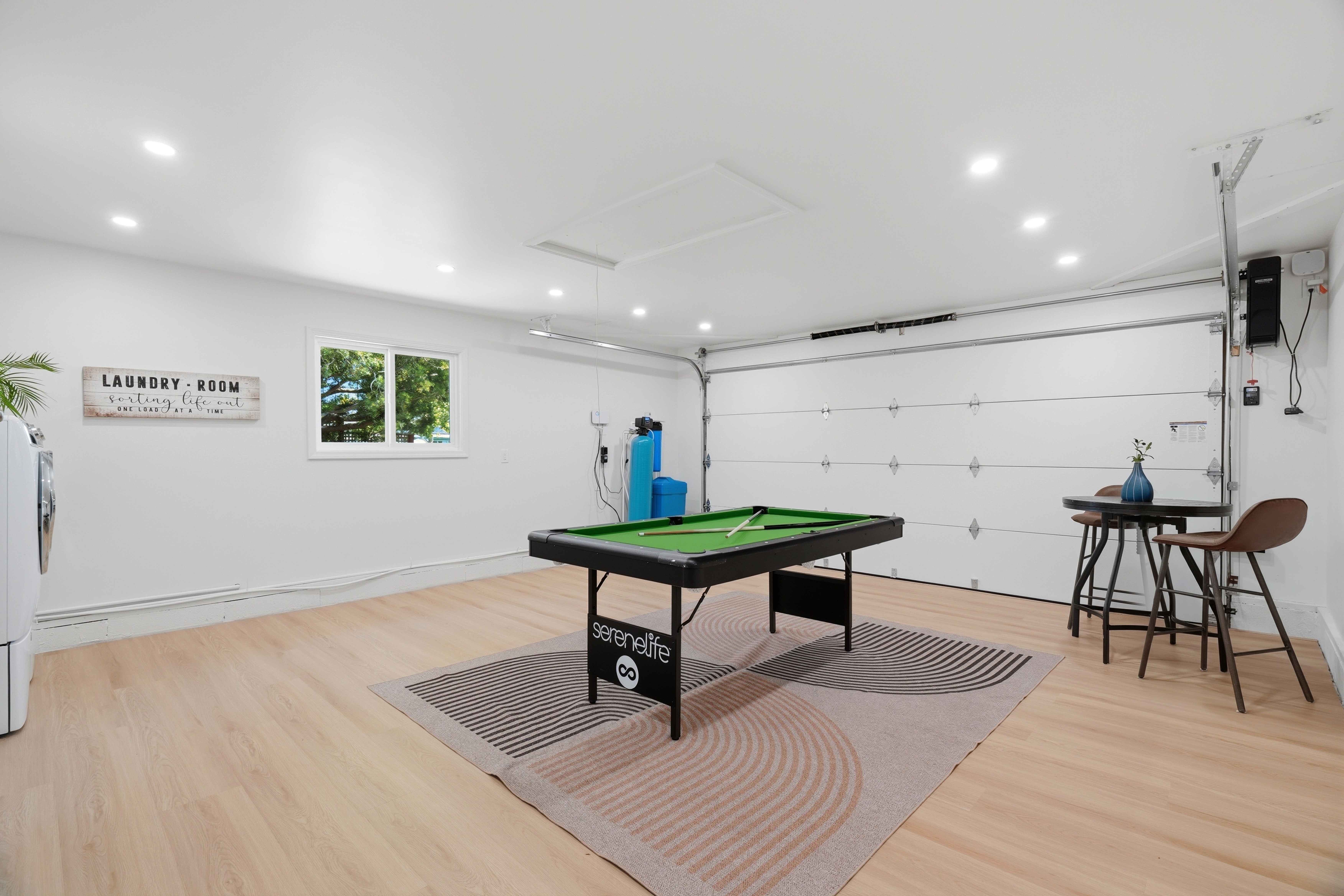  Private, Stylishly Updated Home in Prime Cambrian Location - 物件實景