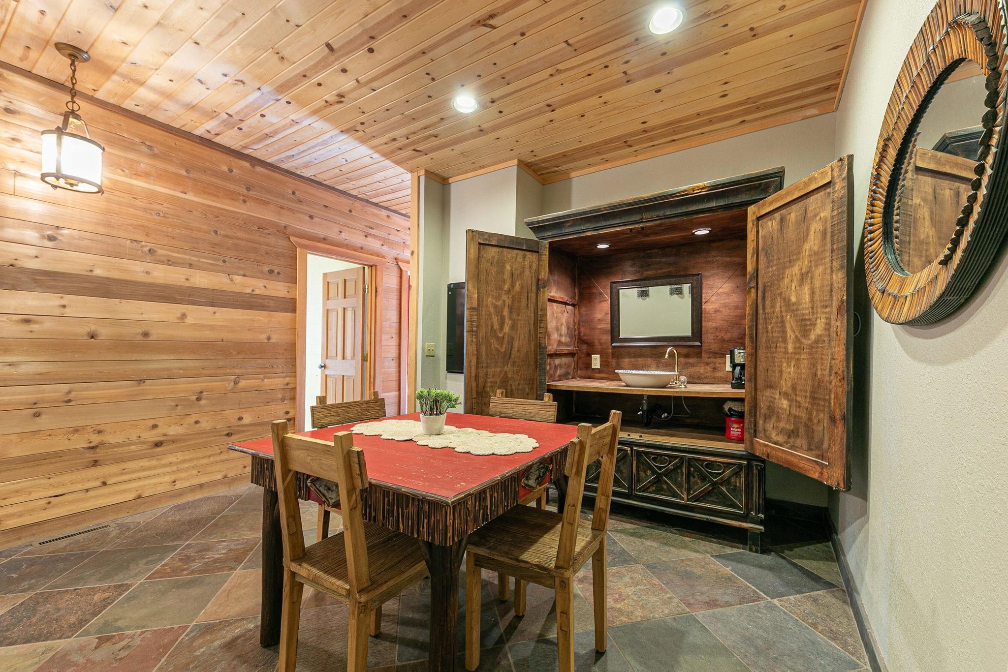 Truckee, California, 96161, United States, 4 Bedrooms Bedrooms, ,3 BathroomsBathrooms,Residential,For Sale,1998817