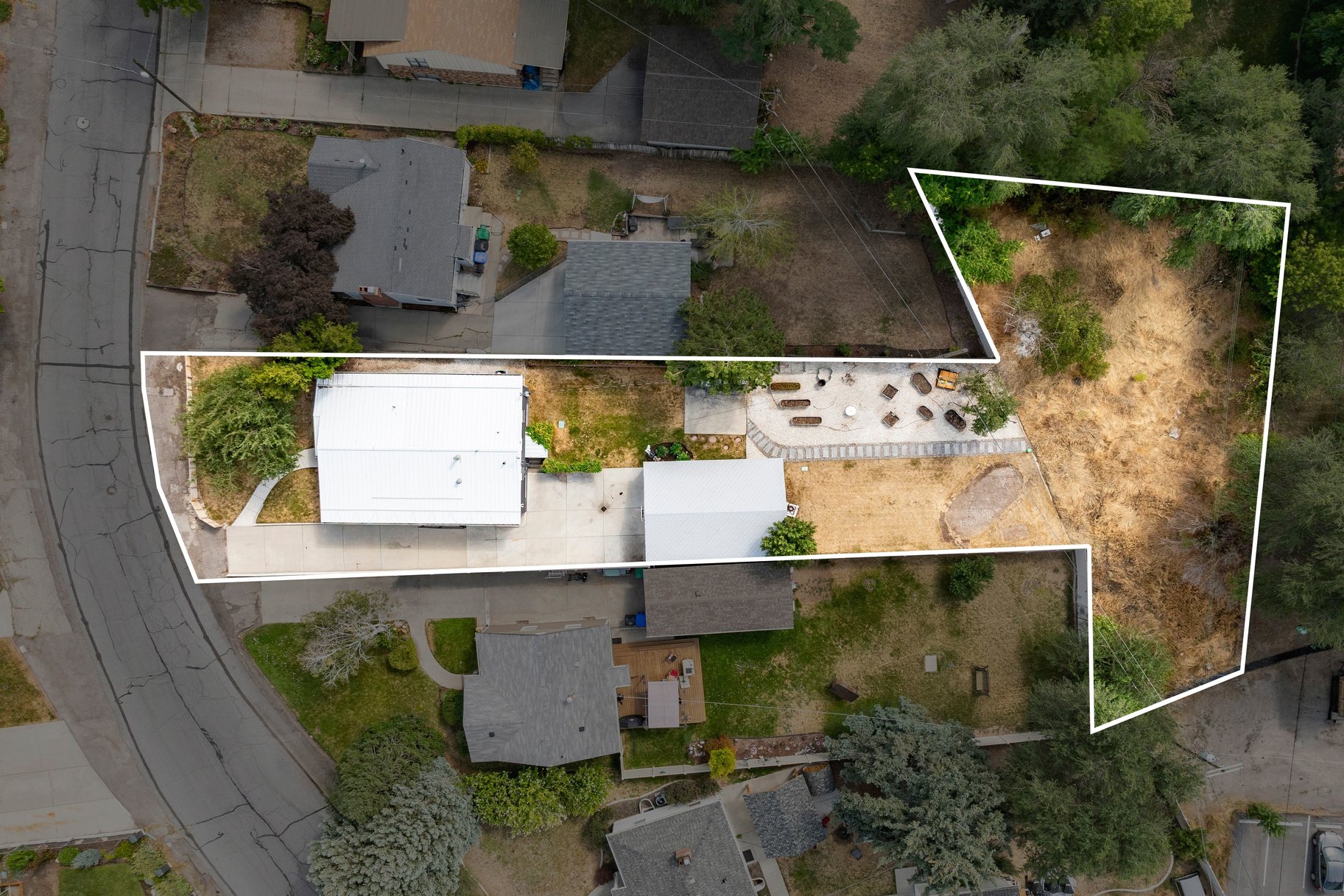  Updated Millcreek Home with Space to Make It Your Own - 物件實景