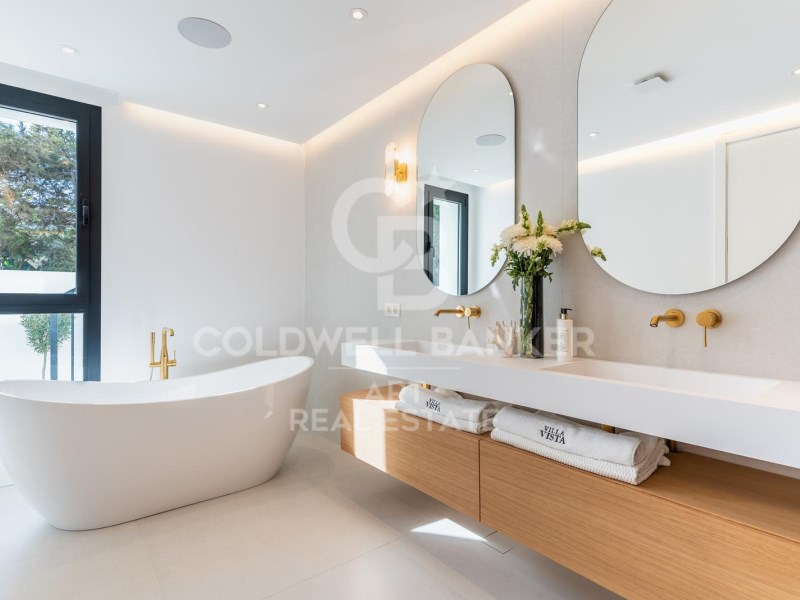 Marbella, Andalusia, ES, 4 Bedrooms Bedrooms, ,4 BathroomsBathrooms,Residential,For Sale,1793711
