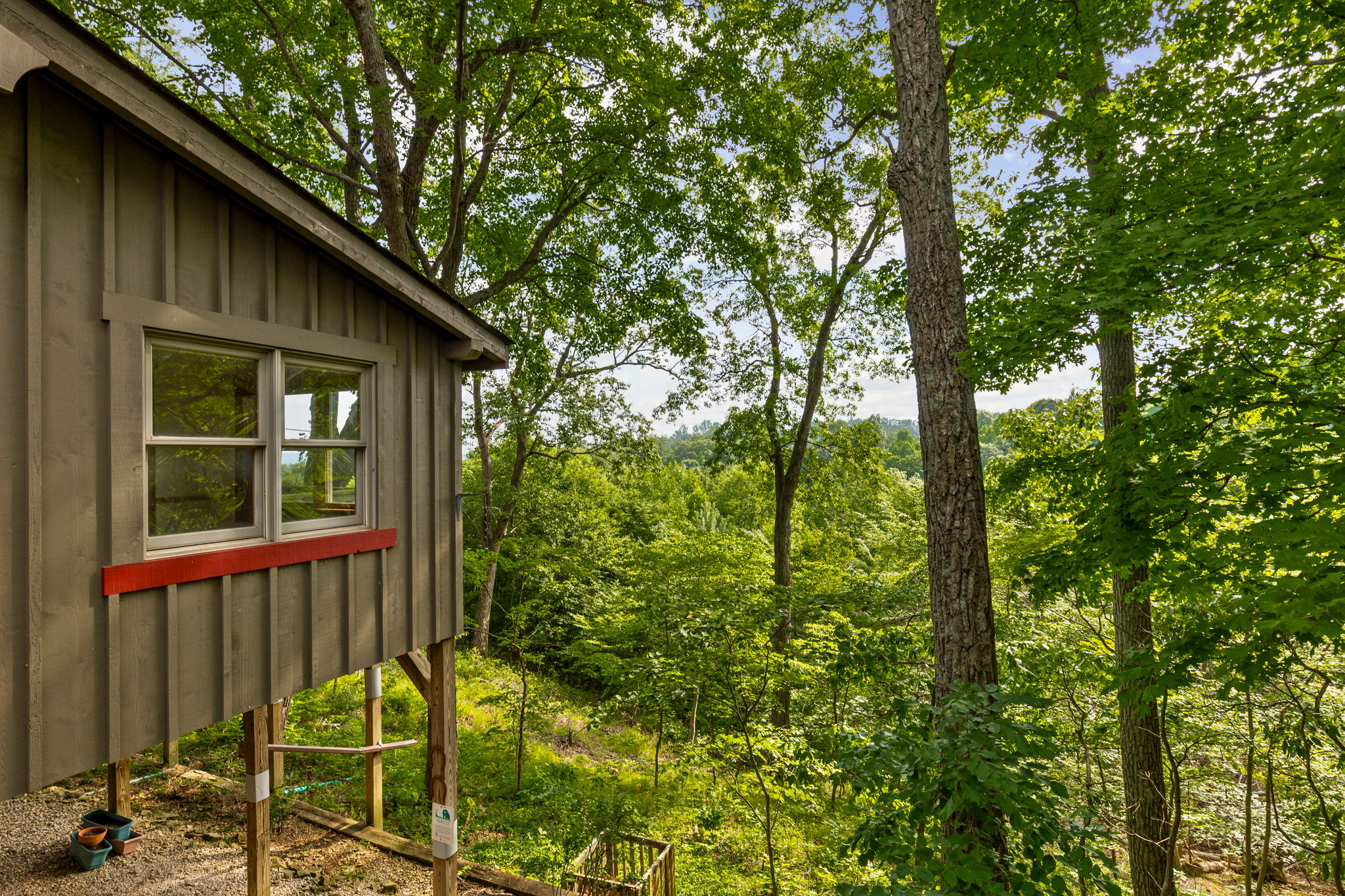  Authentic Log Home with Breathtaking Views of Brown County