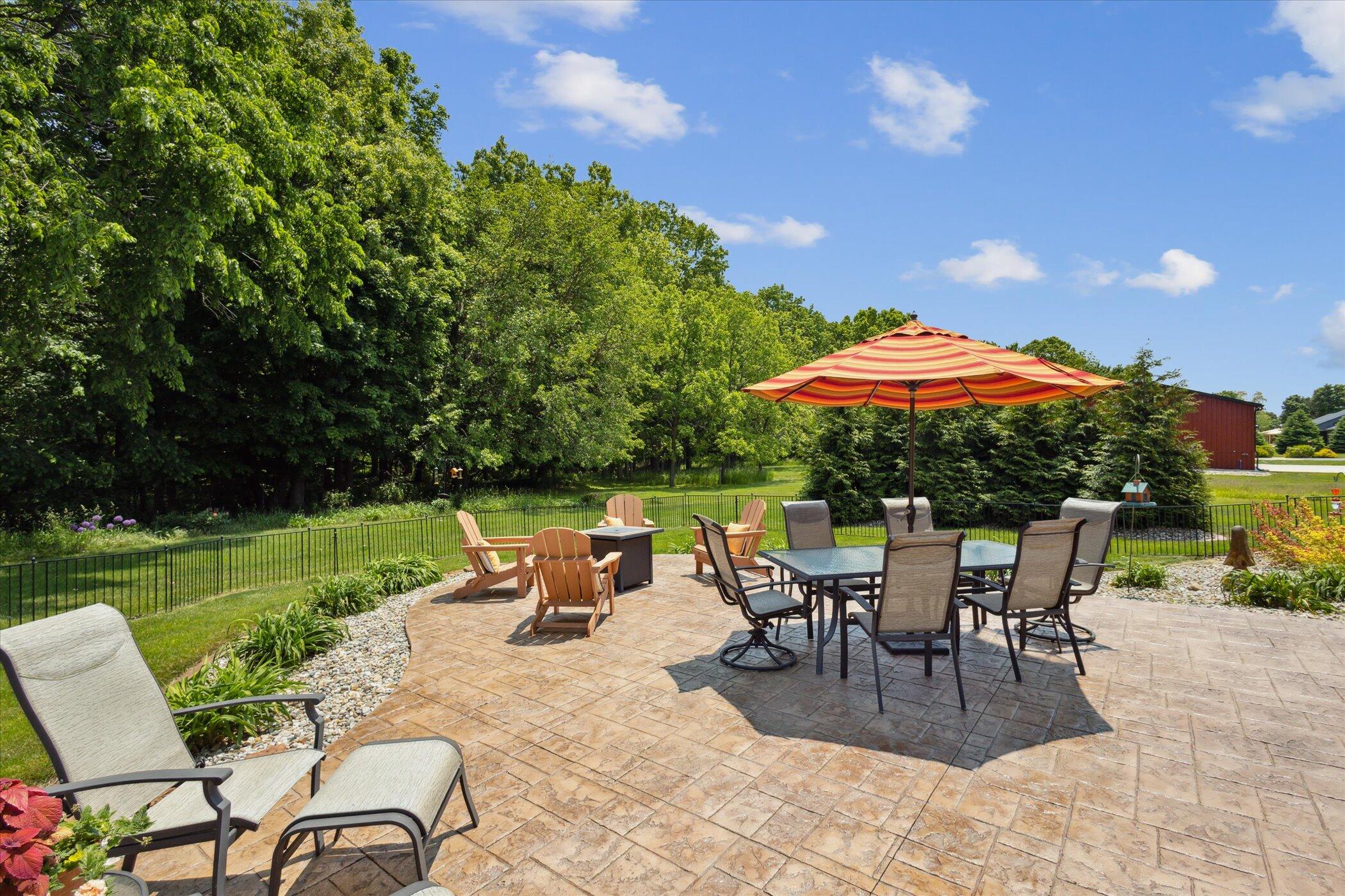 Edwardsburg, Michigan, 49112, United States, 4 Bedrooms Bedrooms, ,4 BathroomsBathrooms,Residential,For Sale,1989598