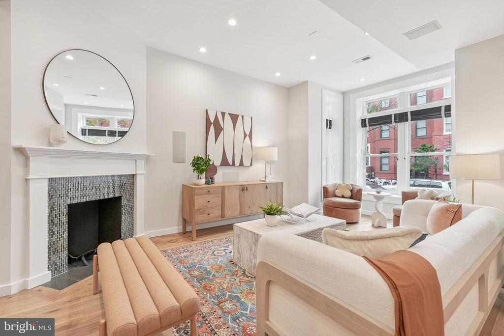 Washington, District of Columbia, 20001, United States, 6 Bedrooms Bedrooms, ,6 BathroomsBathrooms,Residential,For Sale,1983569