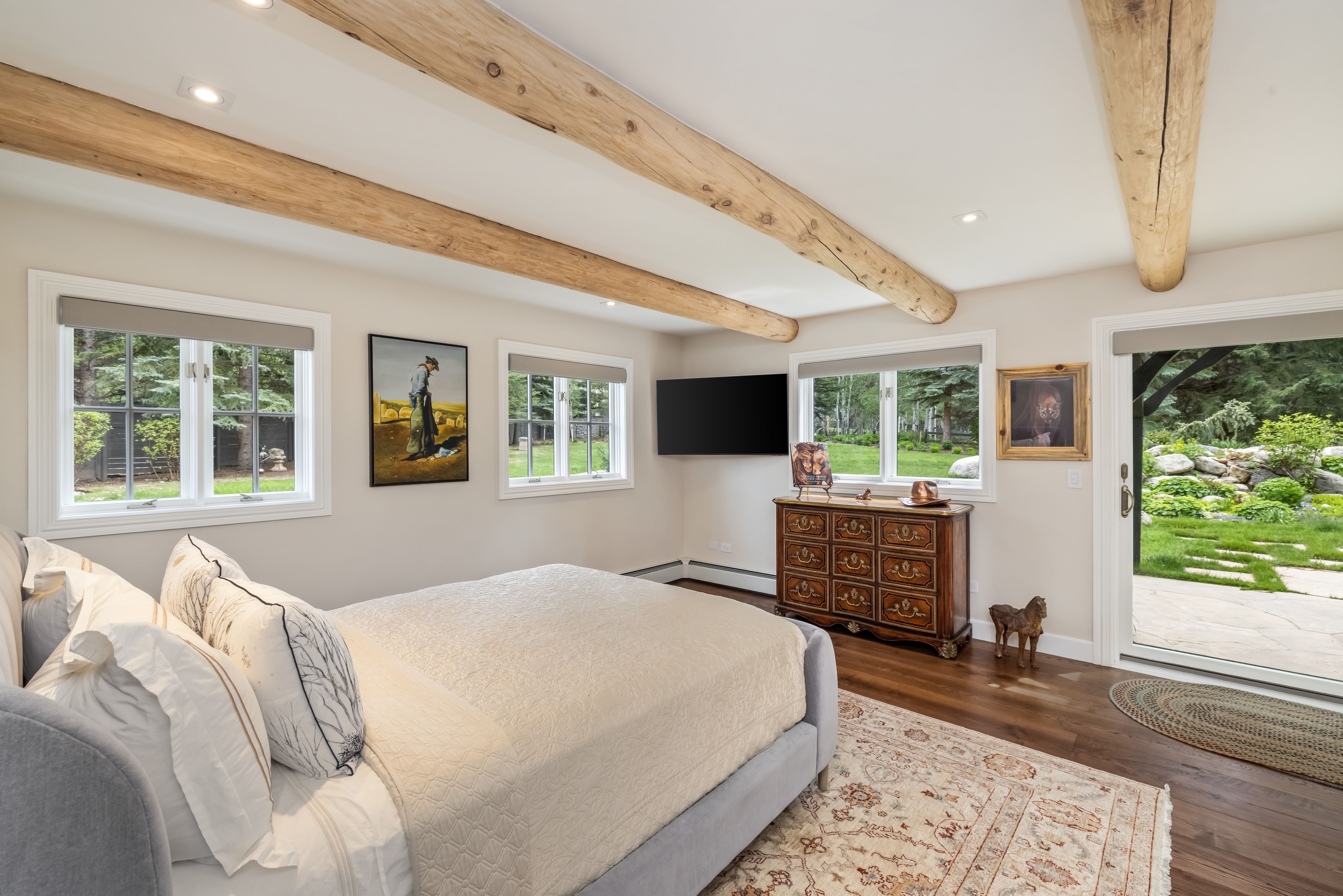  Meticulously Renovated Mountain Estate - 物件實景