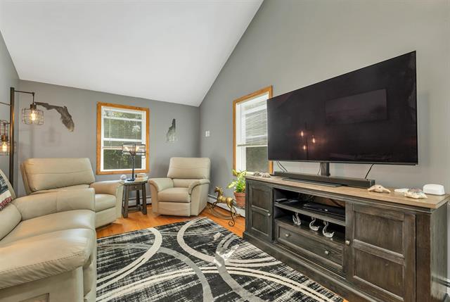 Deerfield, New Hampshire, 03037, United States, 4 Bedrooms Bedrooms, ,1 BathroomBathrooms,Residential,For Sale,1902997