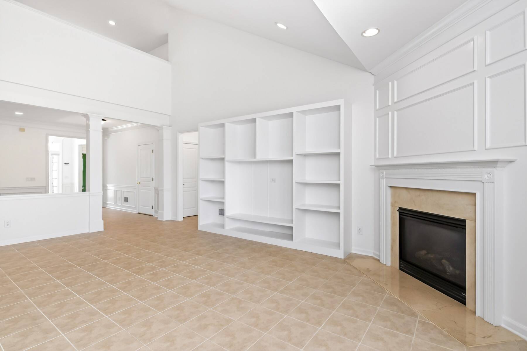  The Ease of First-Floor Living, The Space to Entertain - 物件實景