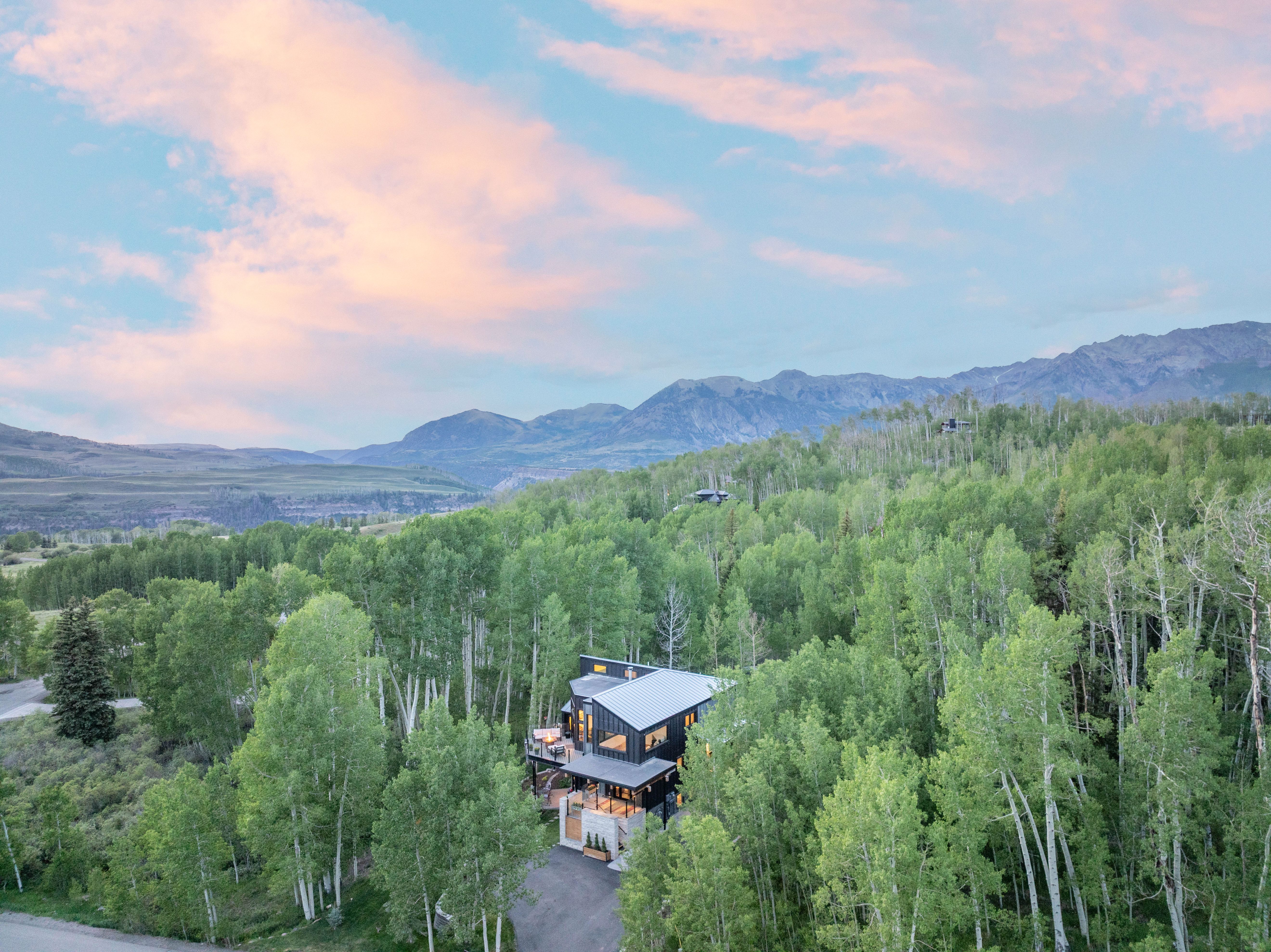 Secluded 4 Bed / 4 Bath Telluride Property - 物件實景