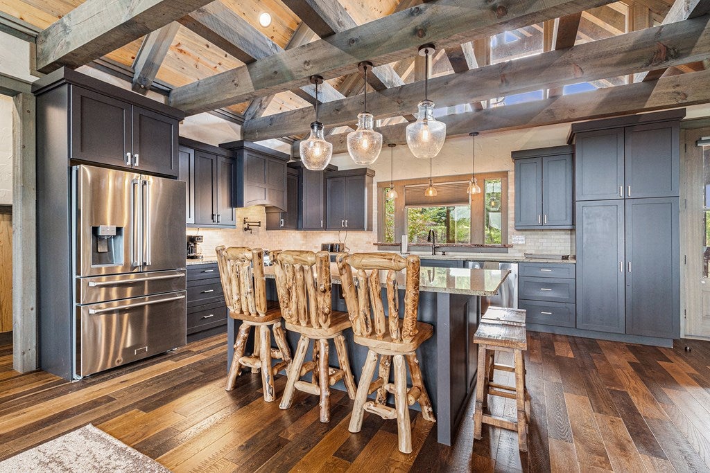 Ellijay, Georgia, 30540, United States, 5 Bedrooms Bedrooms, ,5 BathroomsBathrooms,Residential,For Sale,1952565