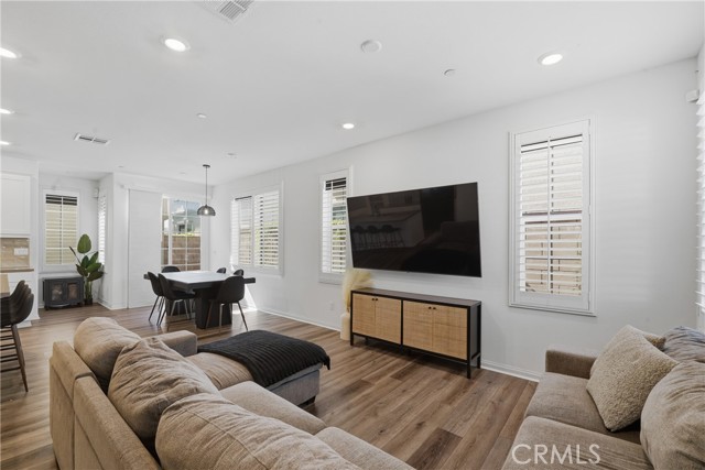 Fontana, California, 92336, United States, 4 Bedrooms Bedrooms, ,4 BathroomsBathrooms,Residential,For Sale,1981803