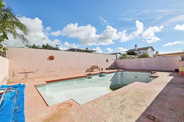 San Diego, California, 92111, United States, 3 Bedrooms Bedrooms, ,2 BathroomsBathrooms,Residential,For Sale,2007846