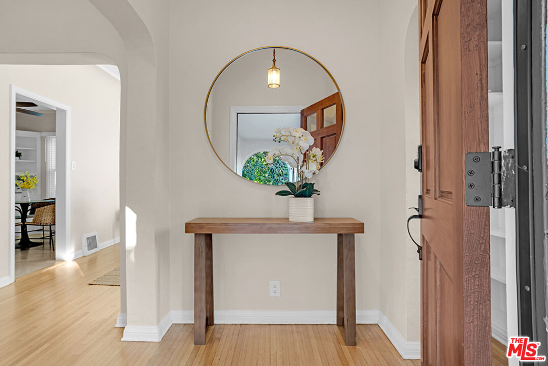 Los Angeles, California, 90025, United States, 5 Bedrooms Bedrooms, ,4 BathroomsBathrooms,Residential,For Sale,1934353