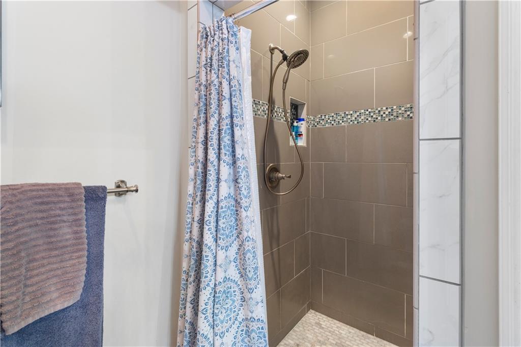 Flowery Branch, Georgia, 30542, United States, 3 Bedrooms Bedrooms, ,5 BathroomsBathrooms,Residential,For Sale,1985759