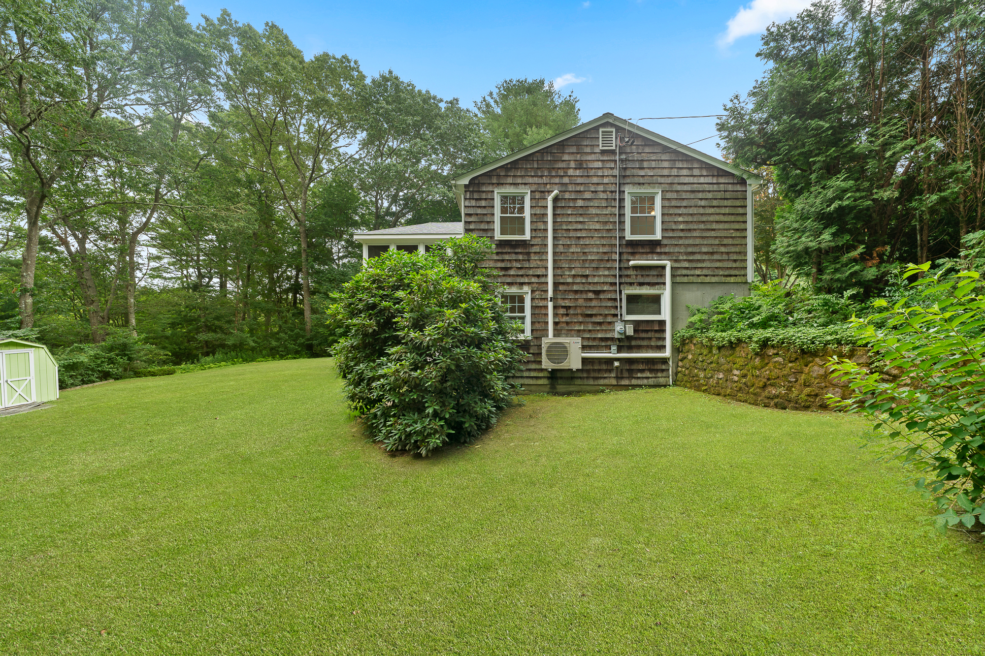 Westerly, Rhode Island, 02891, United States, 3 Bedrooms Bedrooms, ,2 BathroomsBathrooms,Residential,For Sale,1898536
