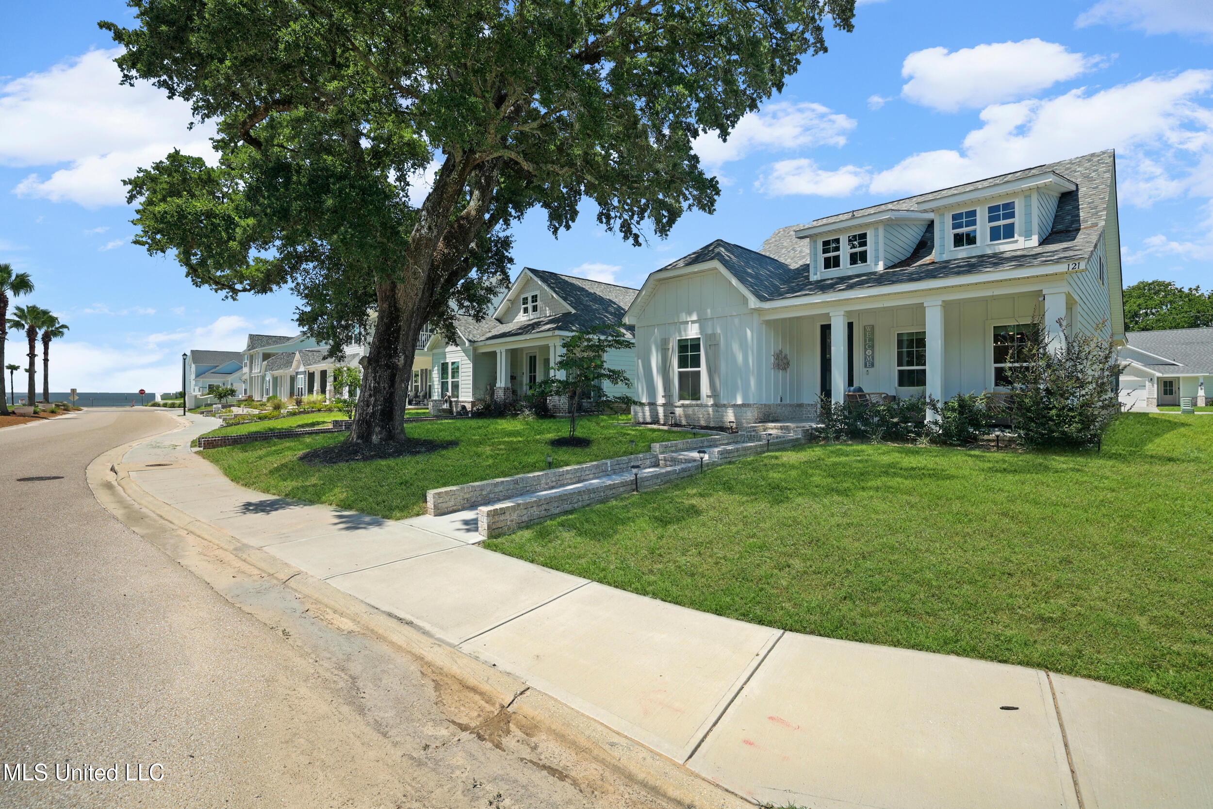 Biloxi, Mississippi, 39531, United States, 3 Bedrooms Bedrooms, ,3 BathroomsBathrooms,Residential,For Sale,1906978