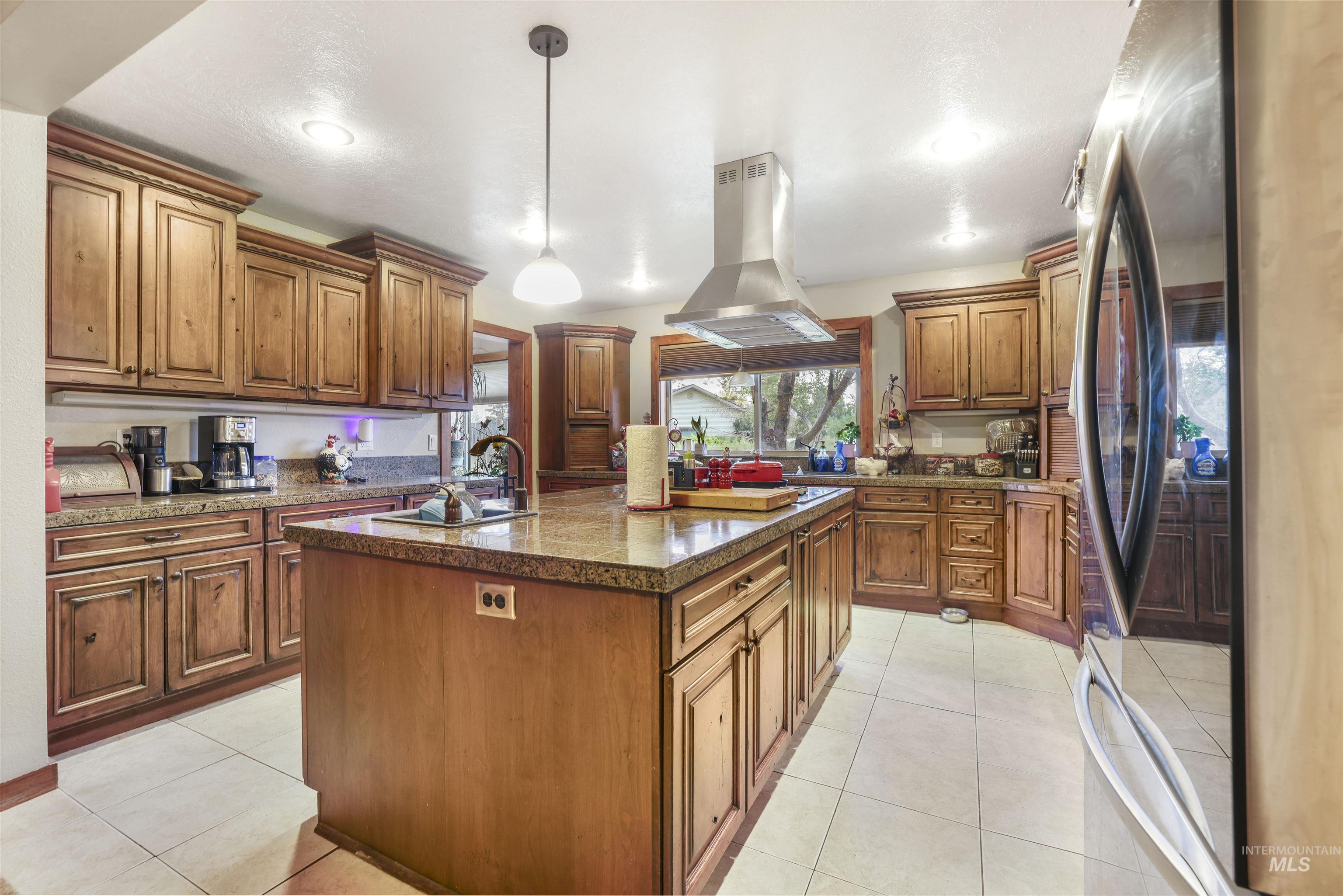 Twin Falls, Idaho, 83301, United States, 3 Bedrooms Bedrooms, ,2 BathroomsBathrooms,Residential,For Sale,1932611