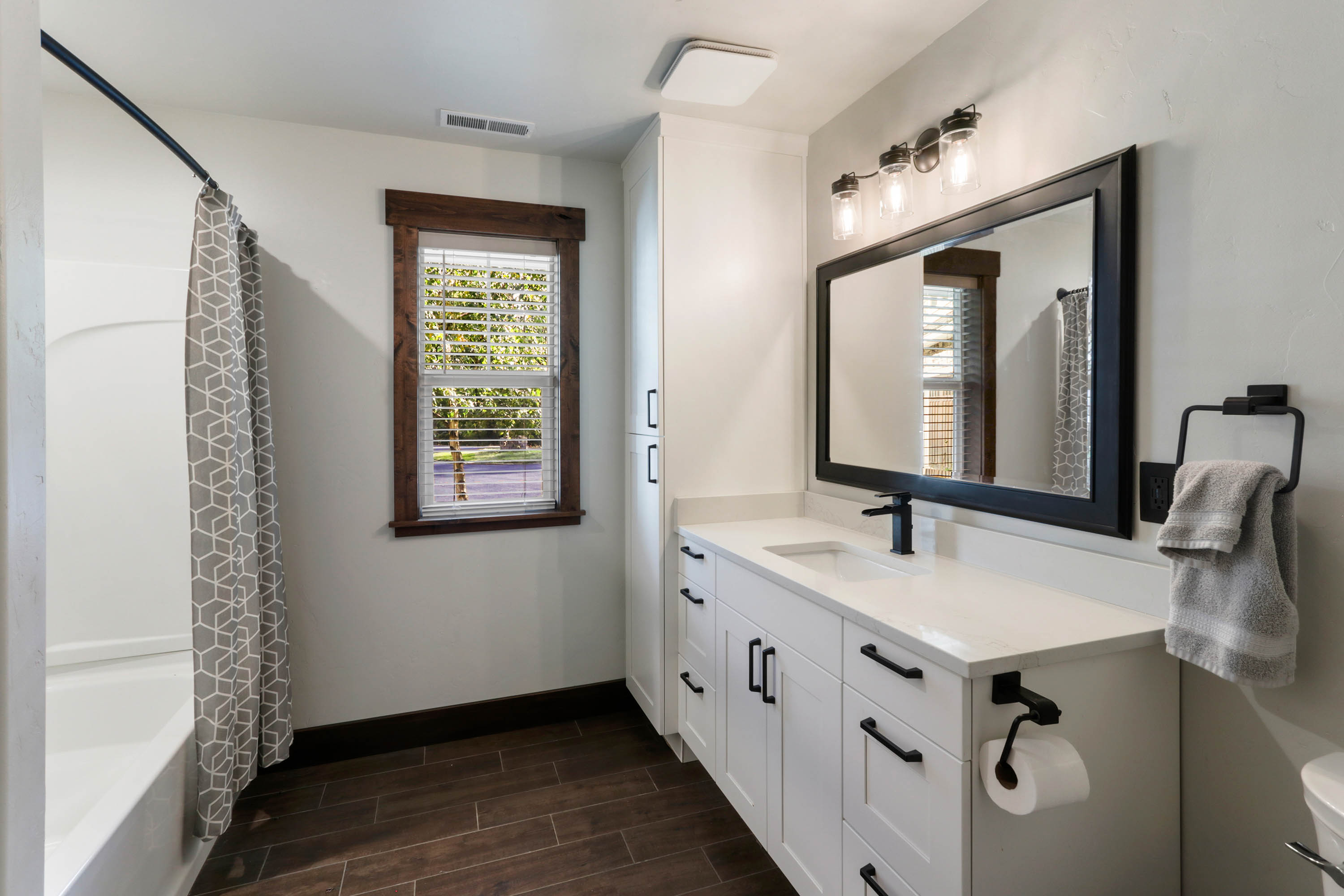 Sandpoint, Idaho, 83864, United States, 6 Bedrooms Bedrooms, ,8 BathroomsBathrooms,Residential,For Sale,1975419