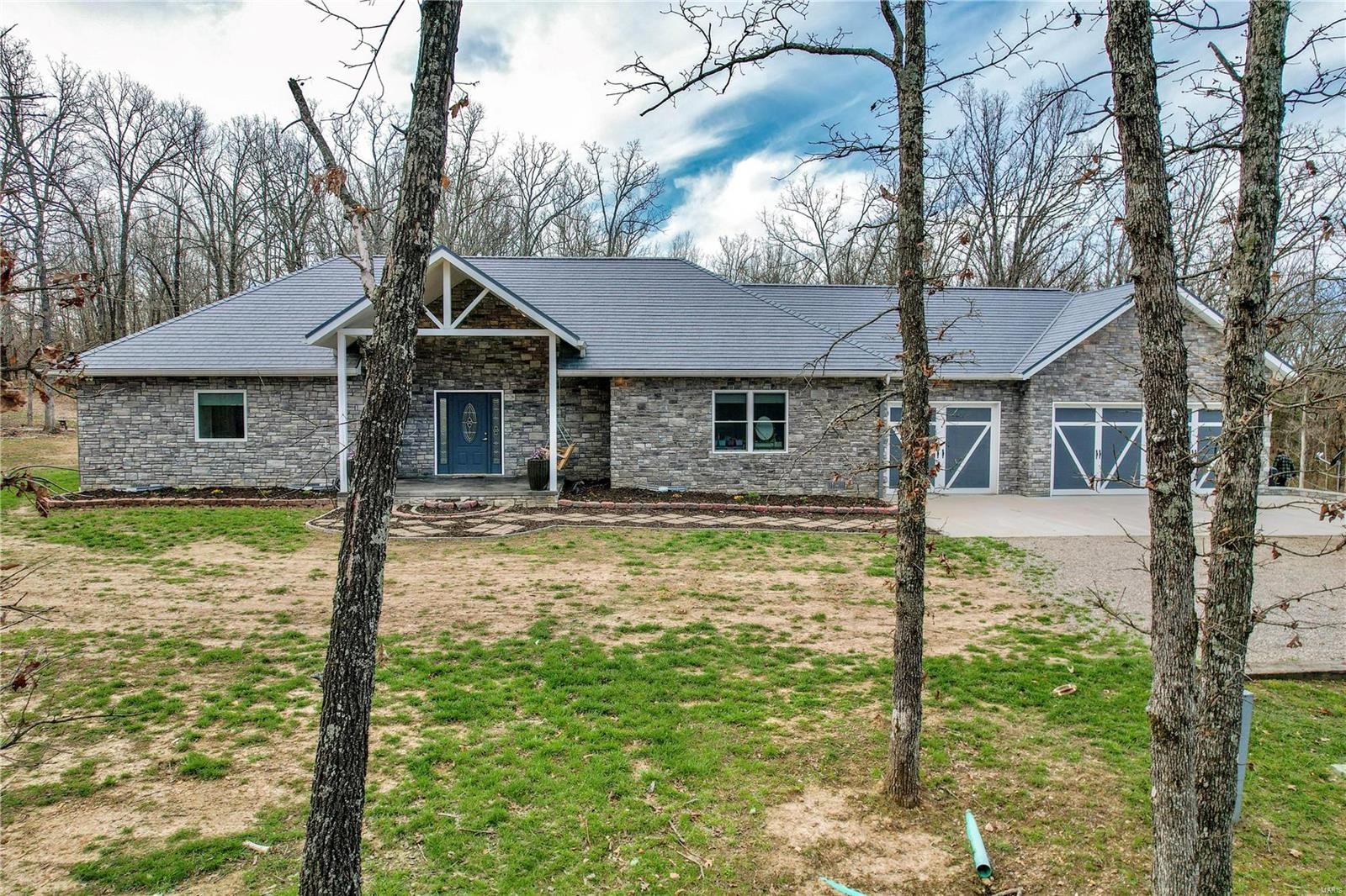 Lebanon, Missouri, 65536, United States, 3 Bedrooms Bedrooms, ,2 BathroomsBathrooms,Residential,For Sale,1935338