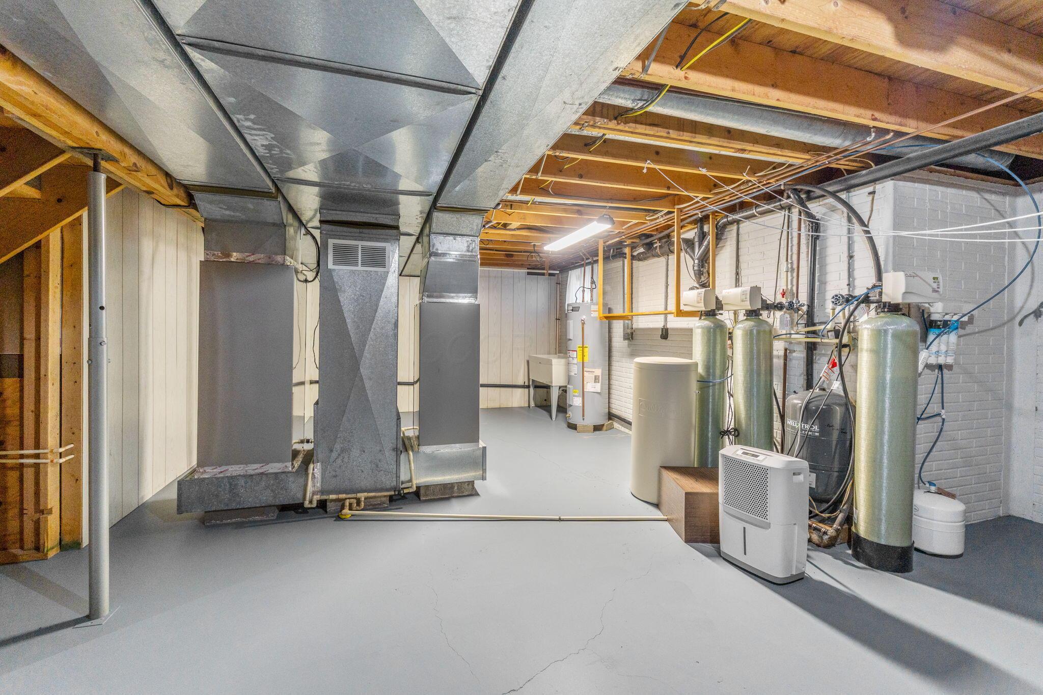 Marion, Ohio, 43302, United States, 5 Bedrooms Bedrooms, ,4 BathroomsBathrooms,Residential,For Sale,1995862