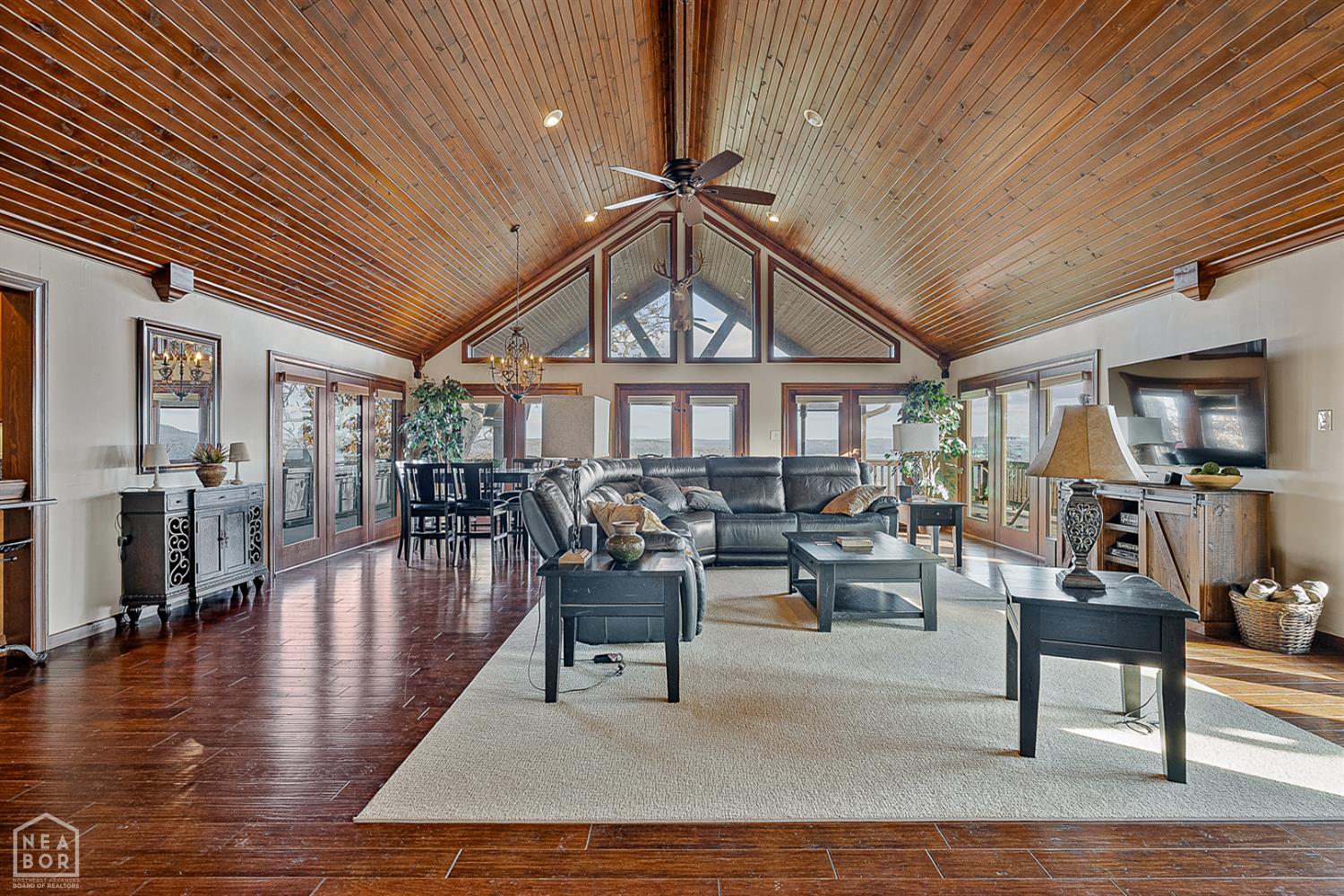 Mountain Home, Arkansas, 72653, United States, 5 Bedrooms Bedrooms, ,3 BathroomsBathrooms,Residential,For Sale,2002861