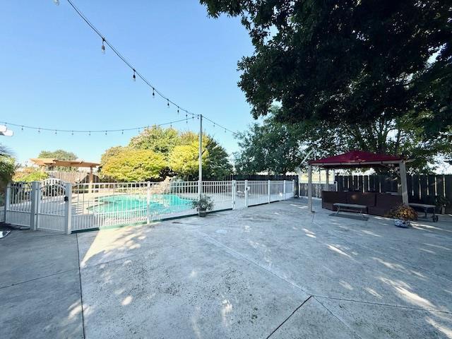 Patterson, California, 95363, United States, 3 Bedrooms Bedrooms, ,4 BathroomsBathrooms,Residential,For Sale,1983213