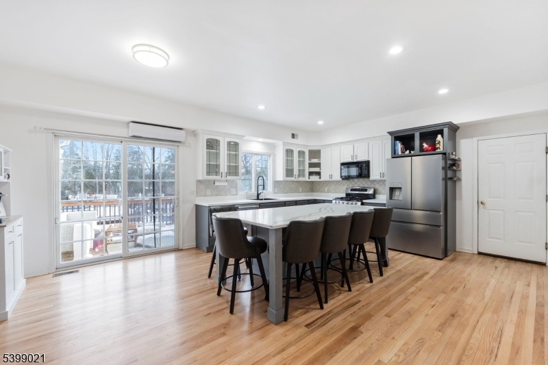 Lafayette Twp., New Jersey, 07848, United States, 5 Bedrooms Bedrooms, ,4 BathroomsBathrooms,Residential,For Sale,2003024