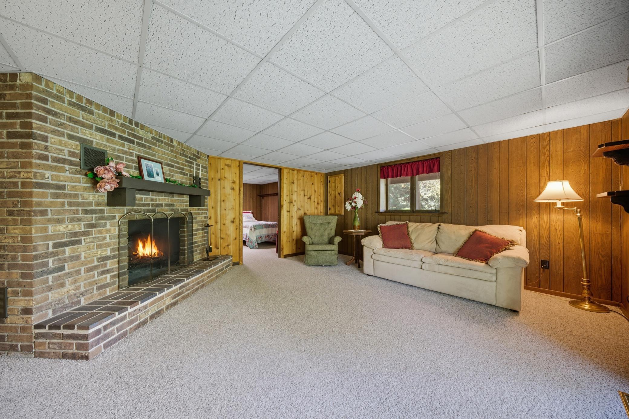 Warren Twp, Wisconsin, 54023, United States, 3 Bedrooms Bedrooms, ,1 BathroomBathrooms,Residential,For Sale,1961438