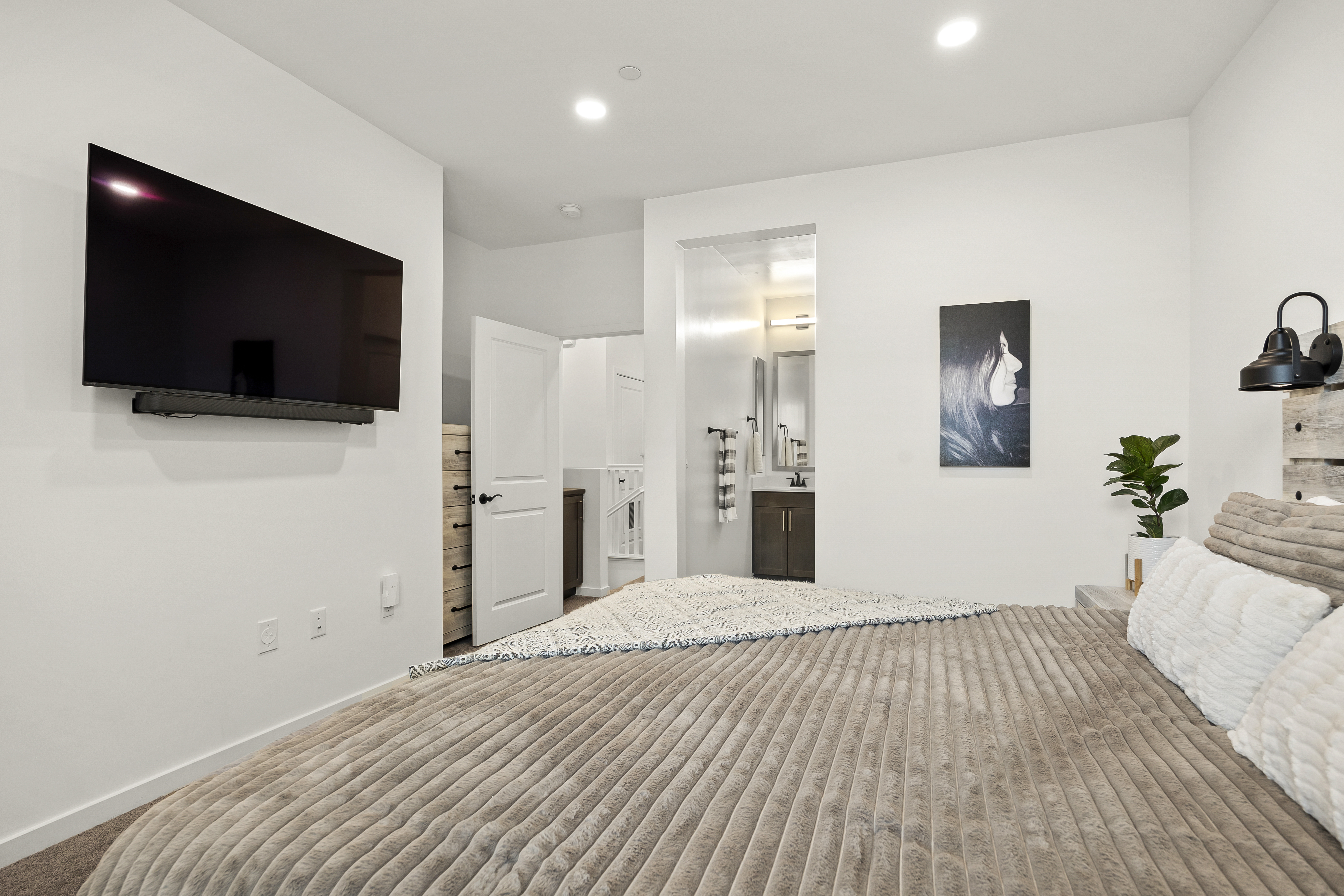  1536 East Thompson Boulevard, Ventura, CA 93001 - 物件實景