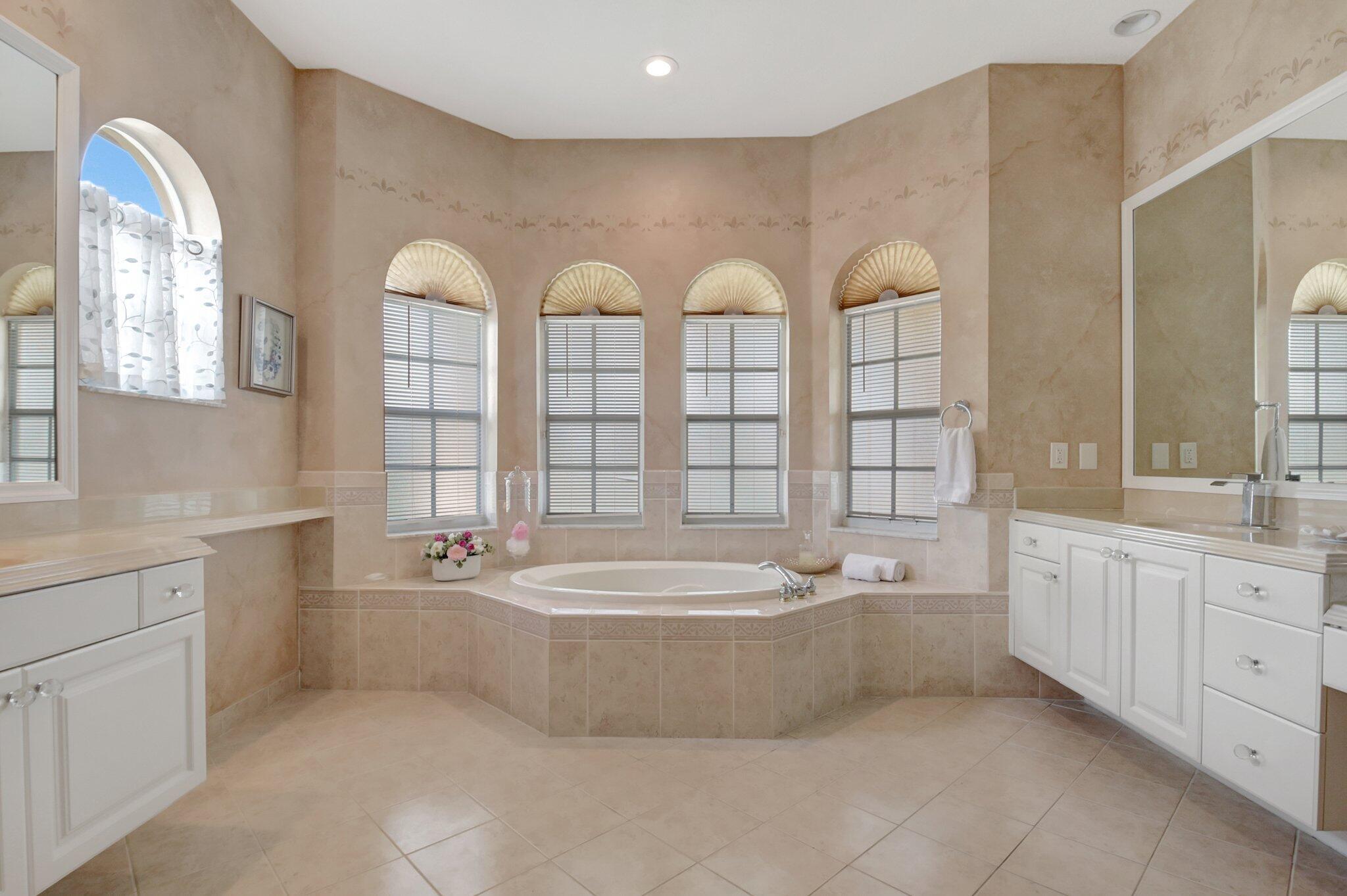 Lake Worth, Florida, 33467, United States, 4 Bedrooms Bedrooms, ,3 BathroomsBathrooms,Residential,For Sale,1978061