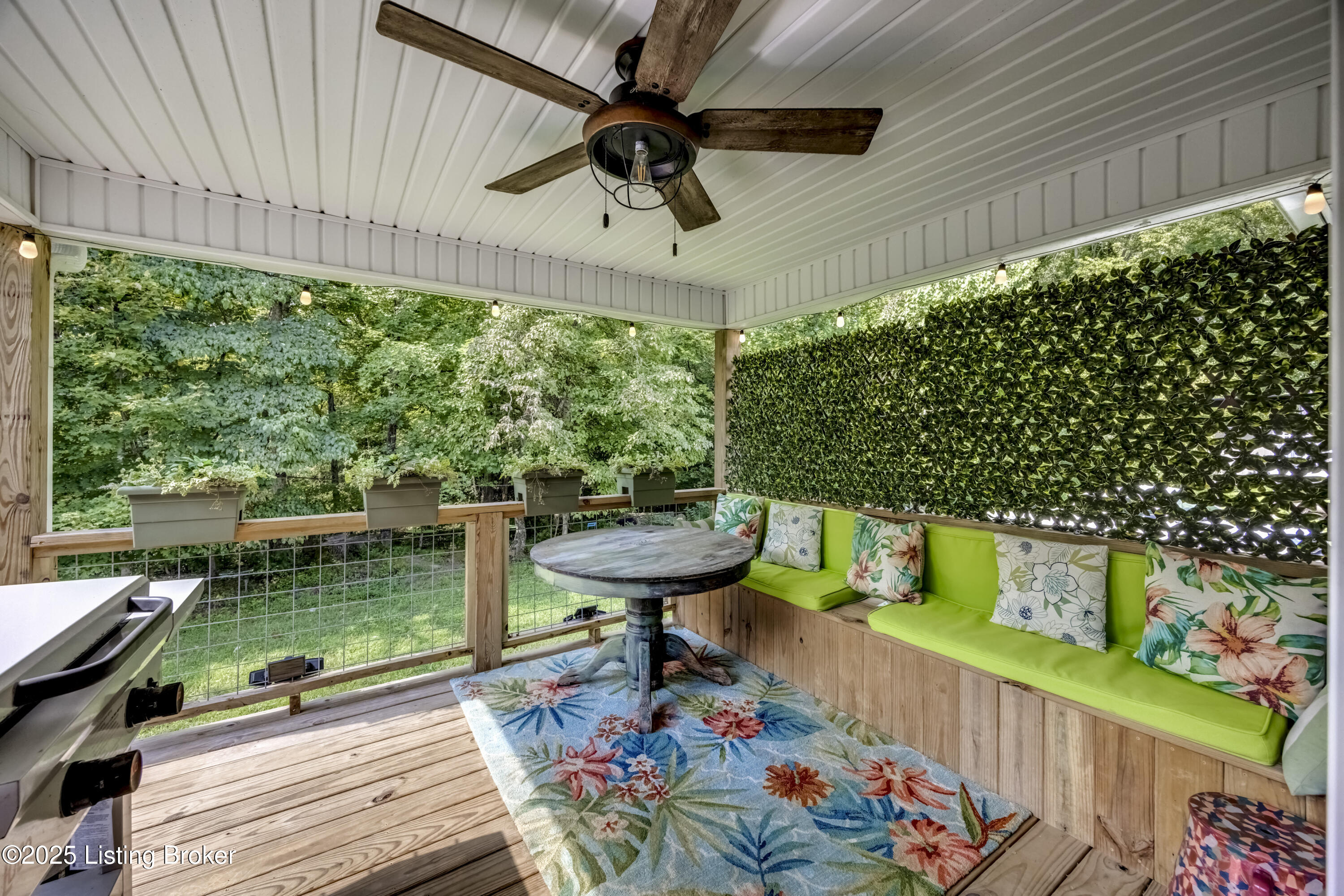 Crestwood, Kentucky, 40014, United States, 5 Bedrooms Bedrooms, ,4 BathroomsBathrooms,Residential,For Sale,1907085