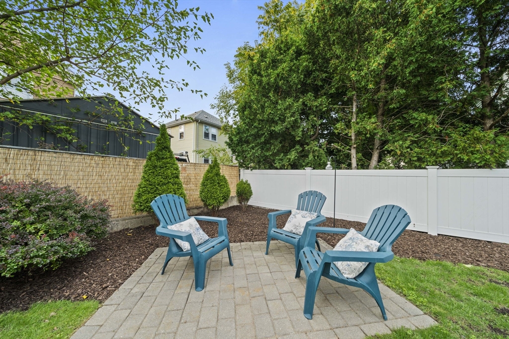 Newton, Massachusetts, 02458, United States, 3 Bedrooms Bedrooms, ,2 BathroomsBathrooms,Residential,For Sale,1939468