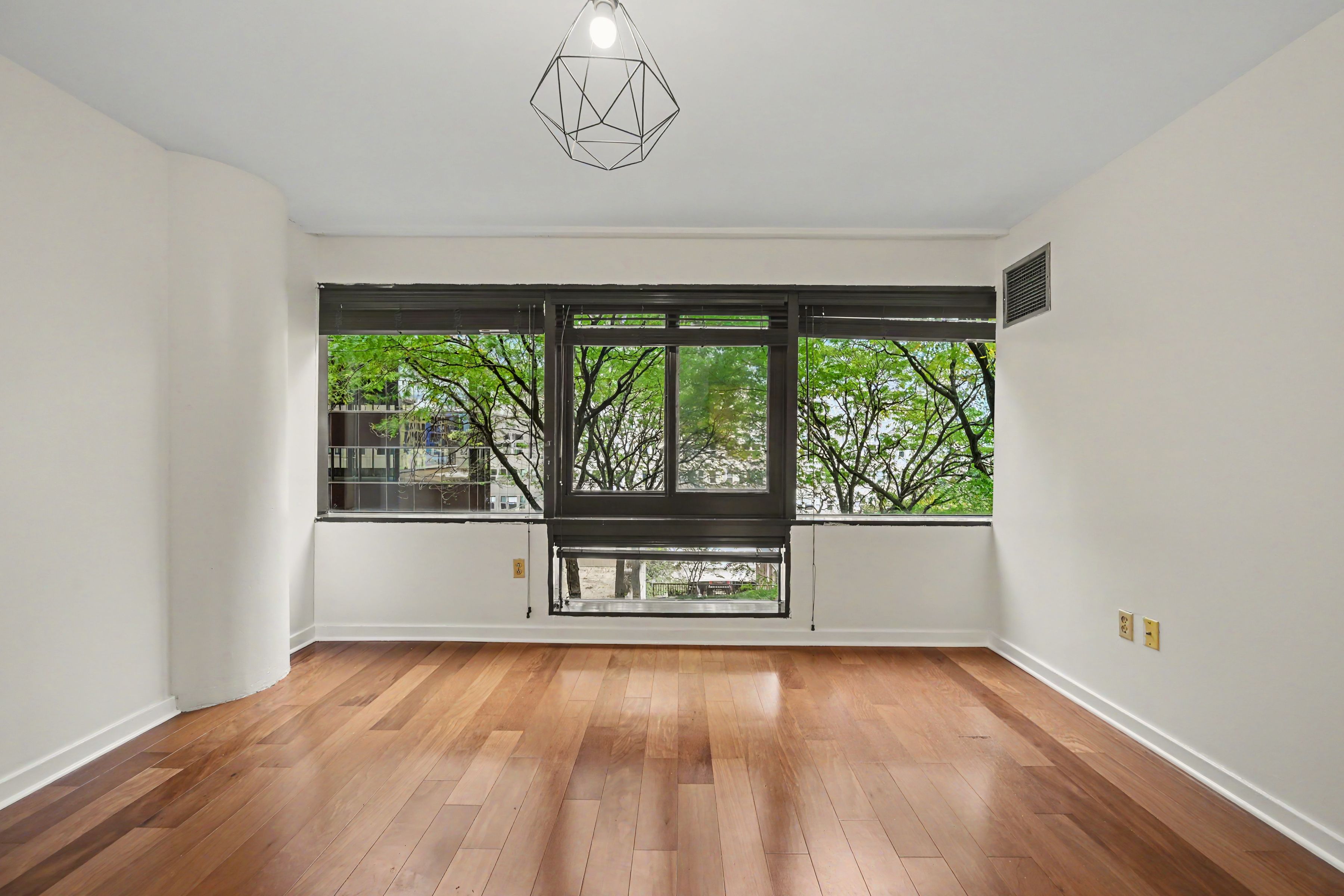  127 Greyrock Place APT 706 - 物件實景