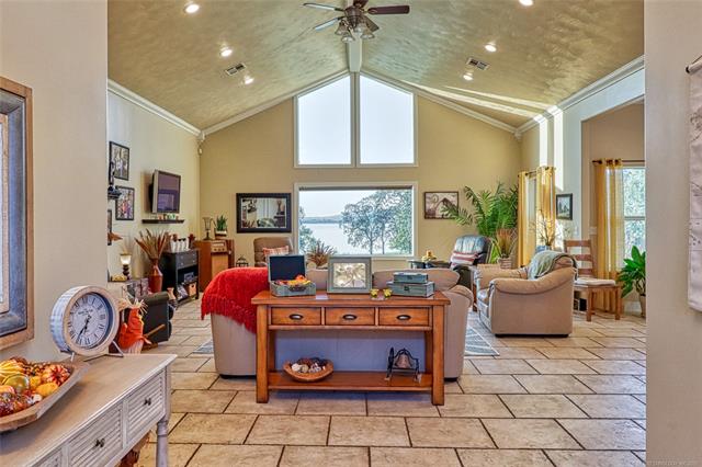 Eufaula, Oklahoma, 74432, United States, 3 Bedrooms Bedrooms, ,4 BathroomsBathrooms,Residential,For Sale,1976546