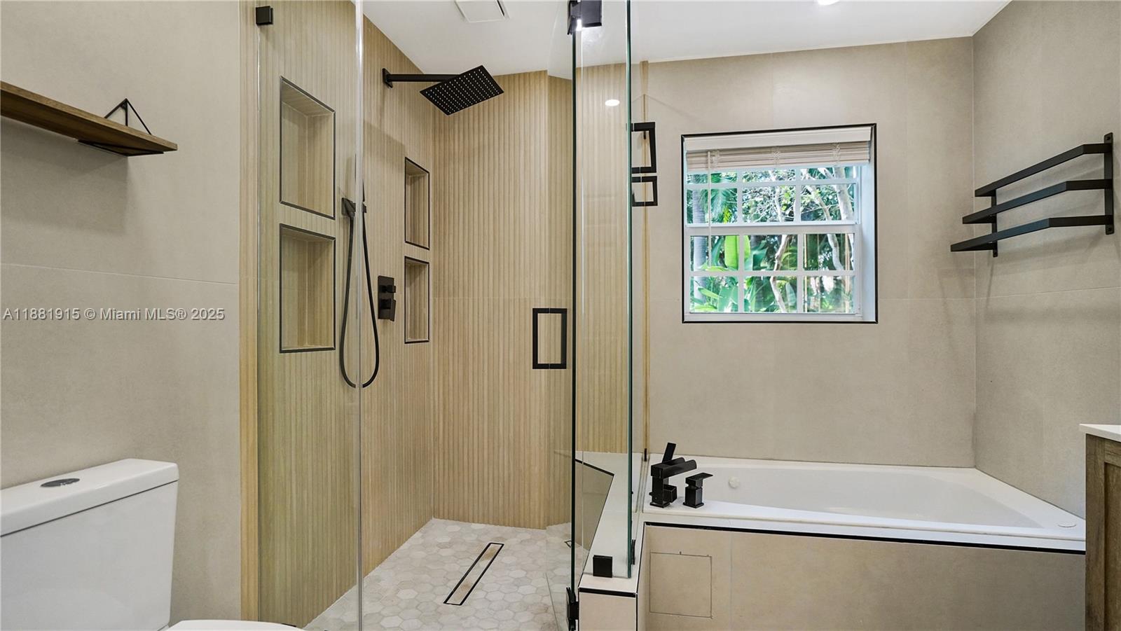 Plantation, Florida, 33322, United States, 3 Bedrooms Bedrooms, ,2 BathroomsBathrooms,Residential,For Sale,1947499