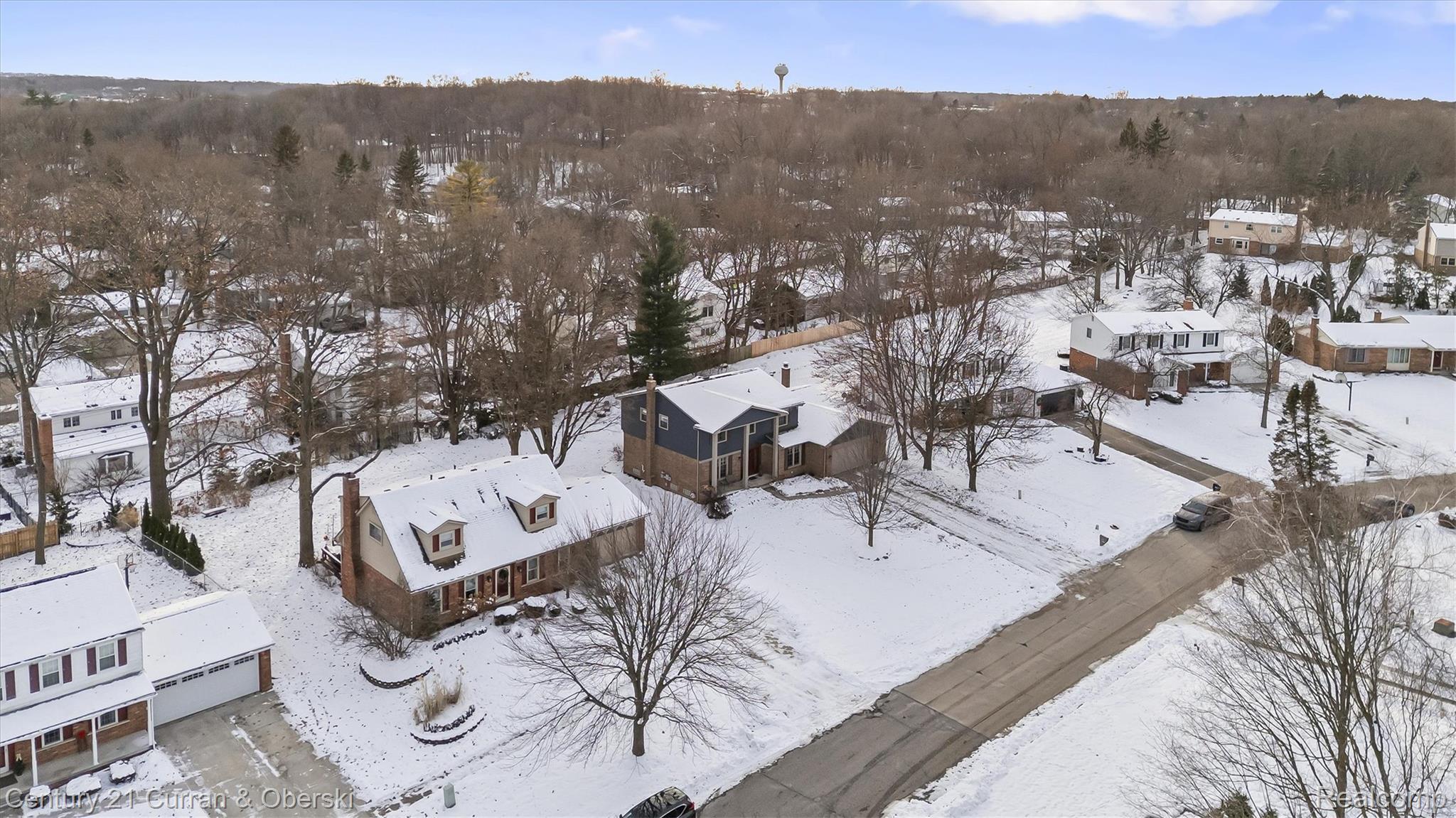 Northville, Michigan, 48167, United States, 5 Bedrooms Bedrooms, ,3 BathroomsBathrooms,Residential,For Sale,2009977